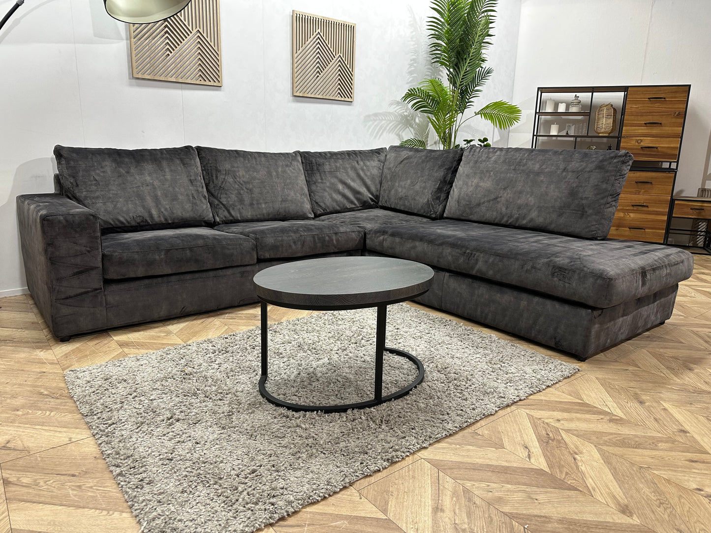 Zwarte Velvet Hoekbank ~ Losse Kussens Met Afneembare Hoezen