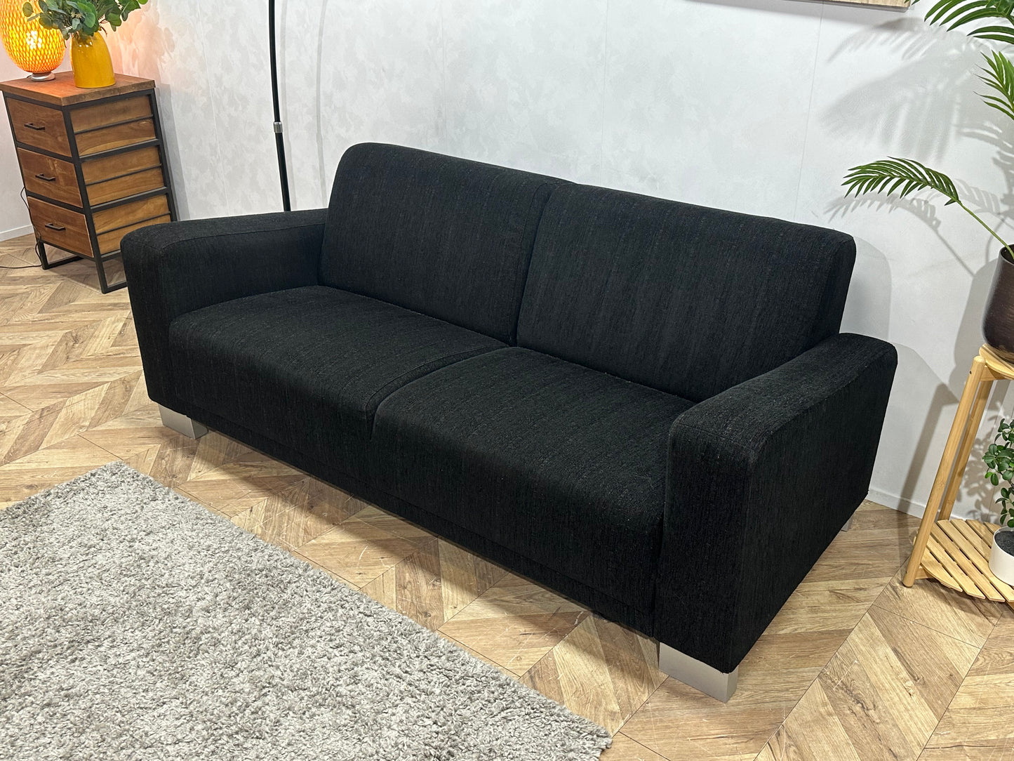 InHouse Zwarte 2.5-Zits Bank ~ Vaste Kussens