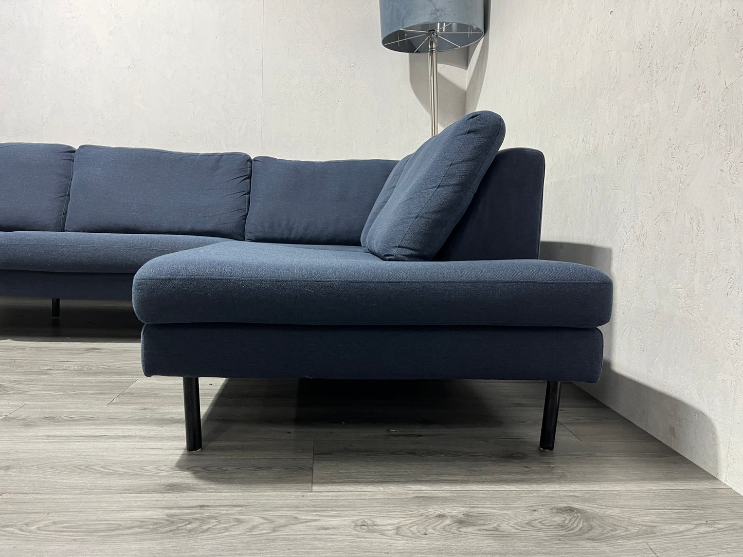 Donker Blauwe Hoekbank ~ Losse Kussens