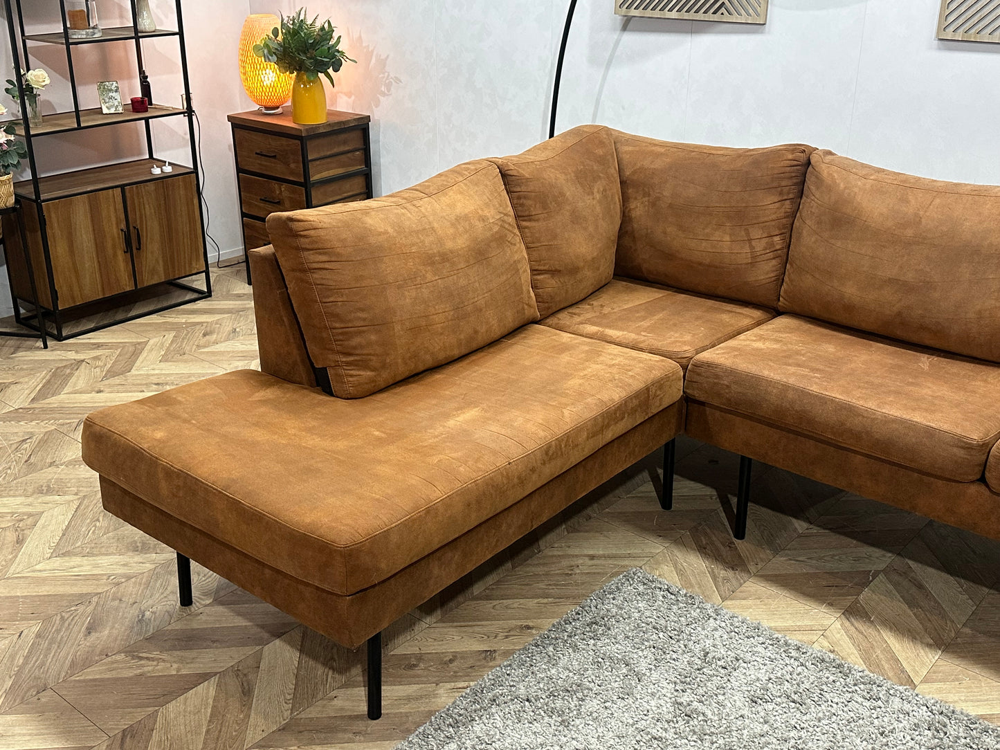 Cognac Bruine Suede Stoffen Hoekbank ~ Losse Kussens Met Afneembare Hoezen