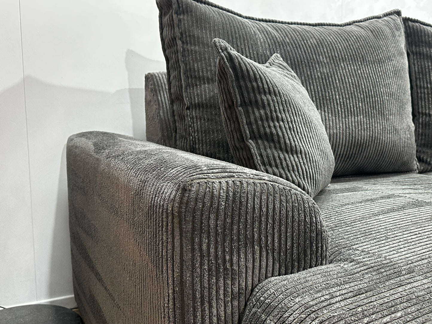 Grijze Ribstof U Bank ~ Losse Rugkussens Met Afneembare Hoezen