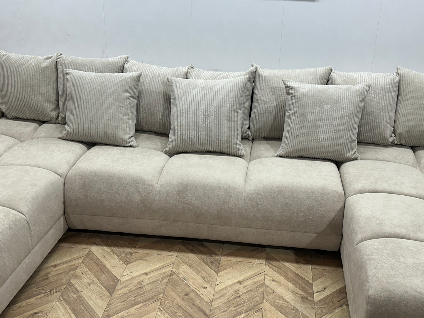 !Showroommodel! Crème Velvet U Bank ~ Losse Ribstof Rugkussens