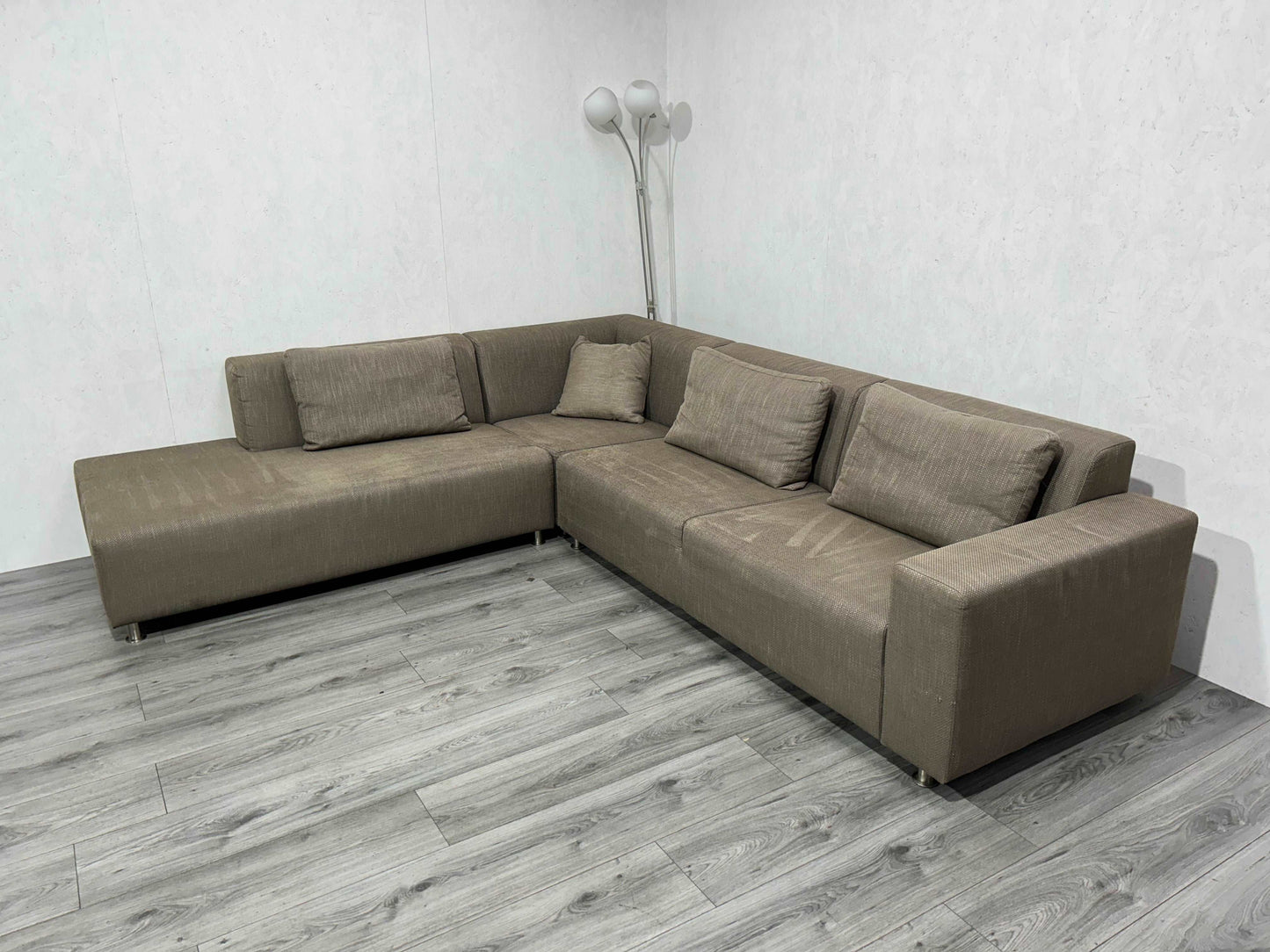 Taupe Hoekbank ~ Vaste Kussens