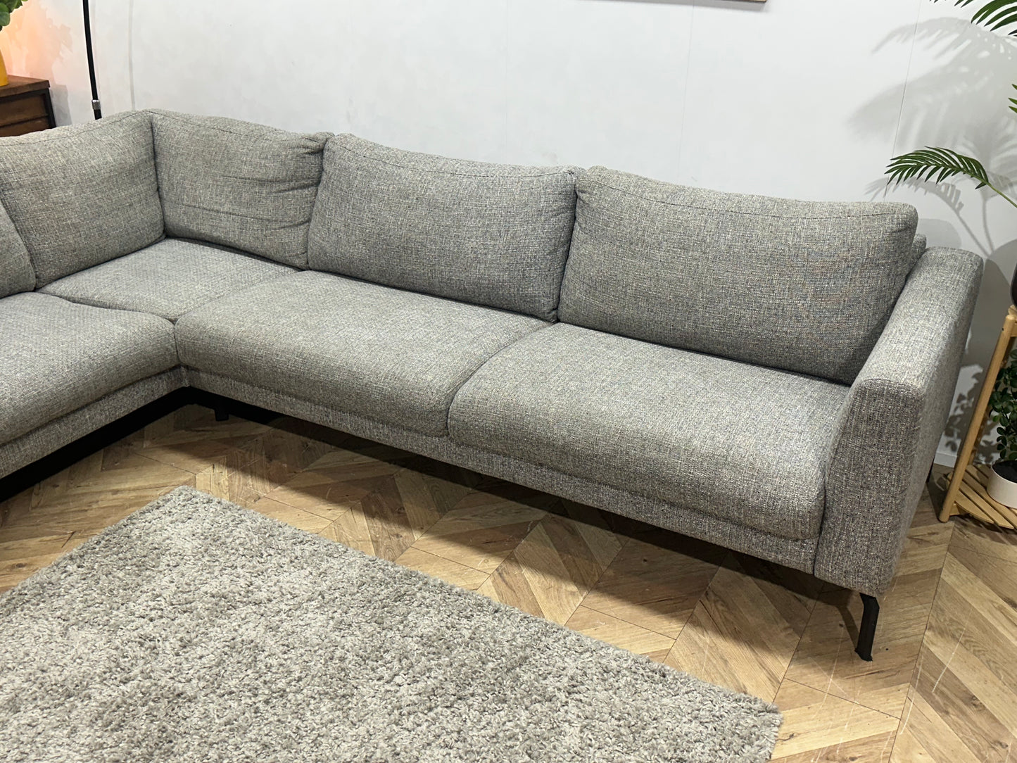 Grijze Hoekbank ~ Losse Rugkussens Met Afneembare Hoezen