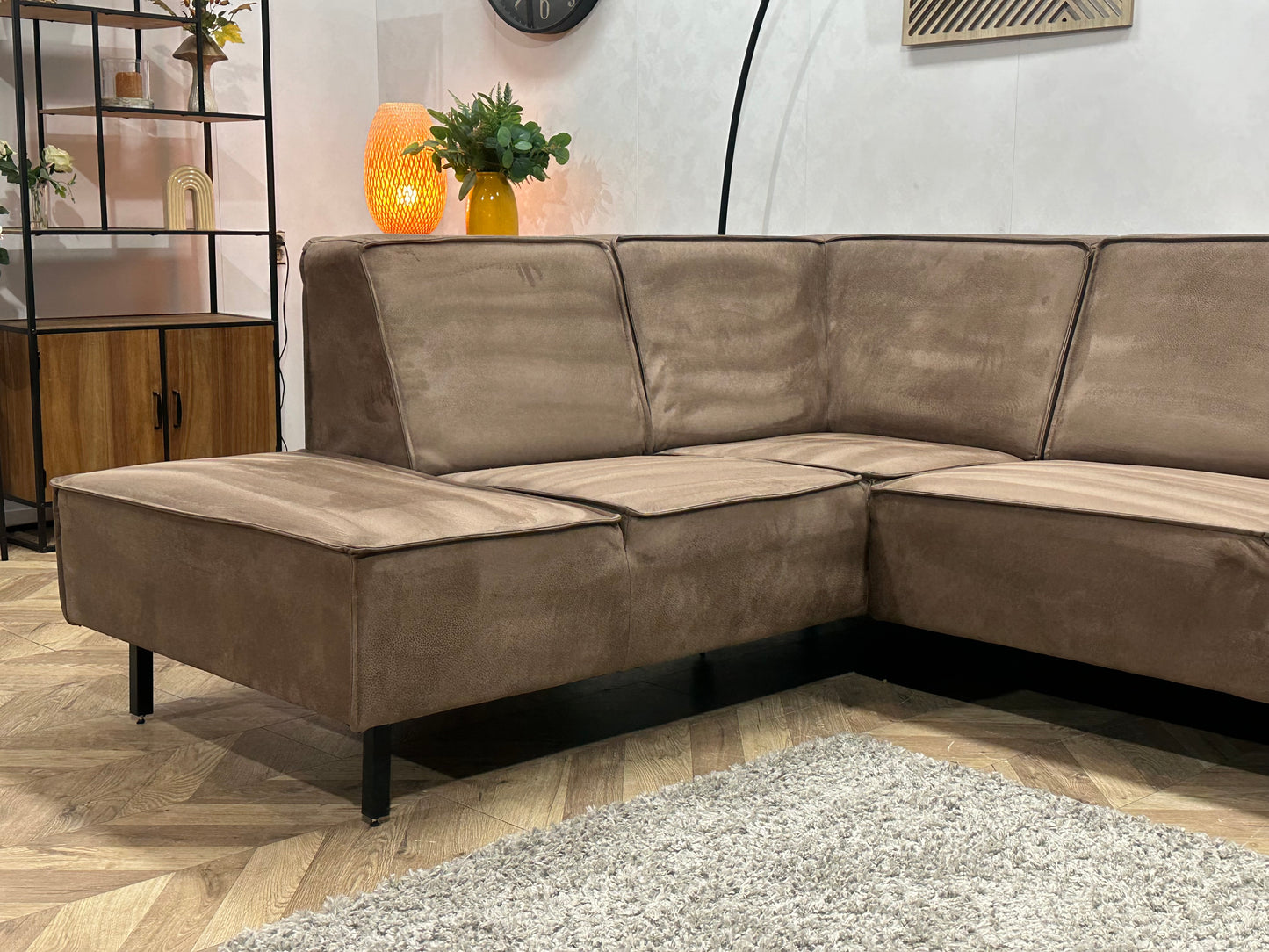 Bruine Suède Stoffen Hoekbank ~ Vaste Kussens
