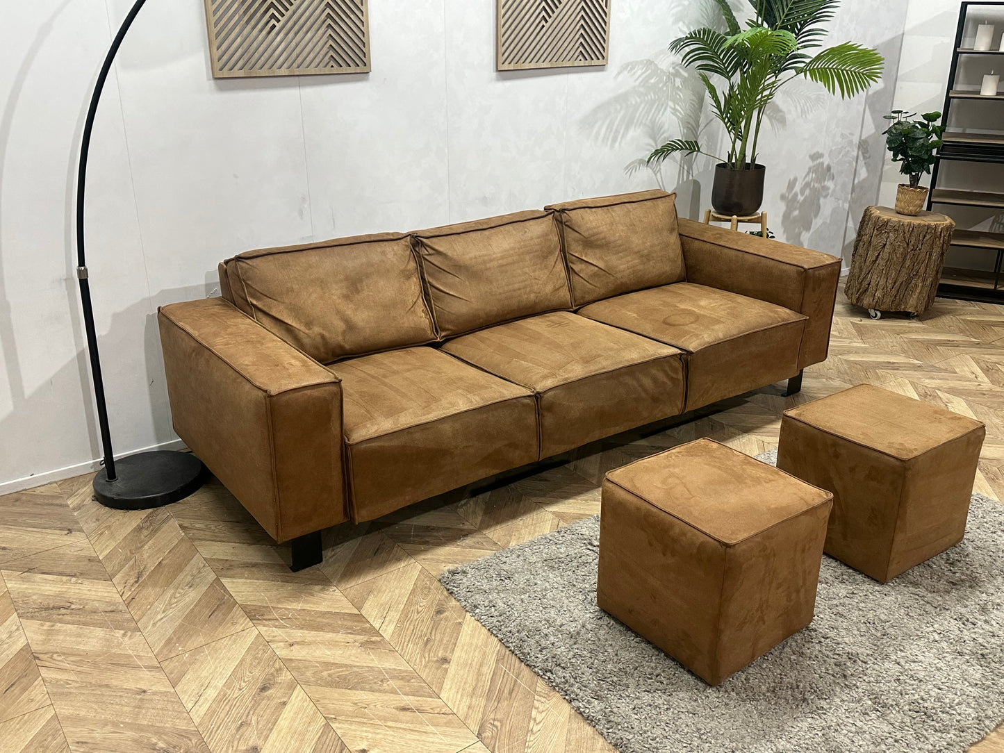 Cognac Bruine Suède Stoffen 3-Zits Bank Inc Hockers ~ Losse Rugkussens Met Afneembare Hoezen