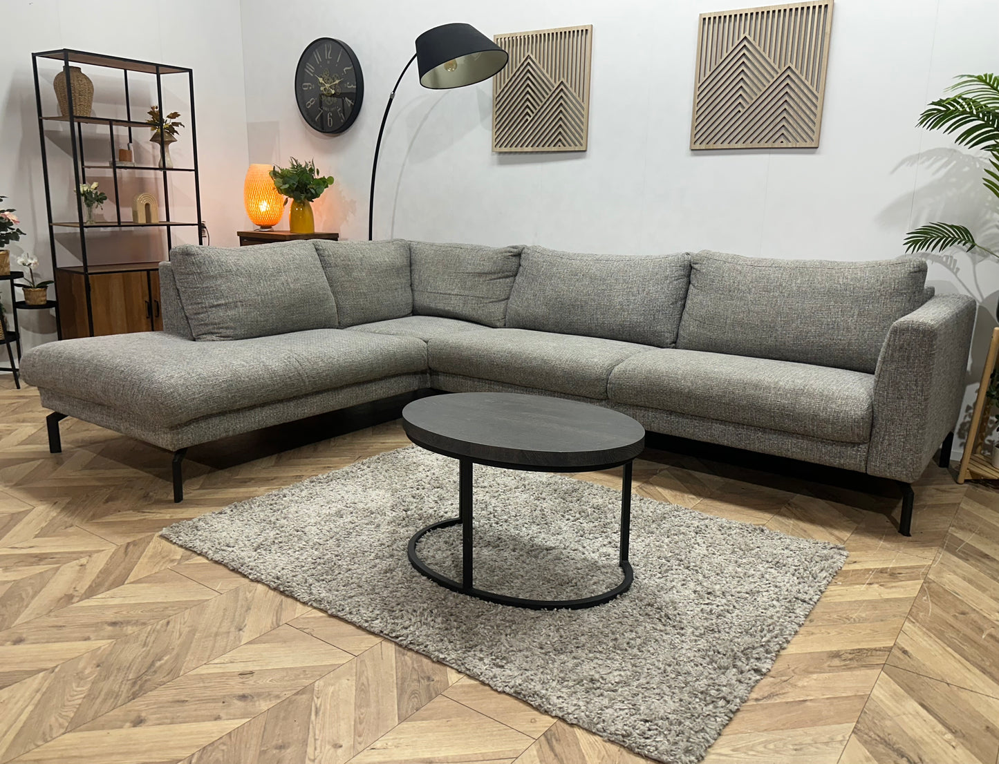 Grijze Hoekbank ~ Losse Rugkussens Met Afneembare Hoezen