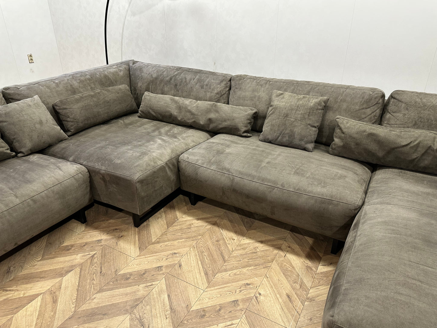 Suède Leather Look Leger Groene U Bank ~ Losse Rugkussens Met Afneembare Hoezen