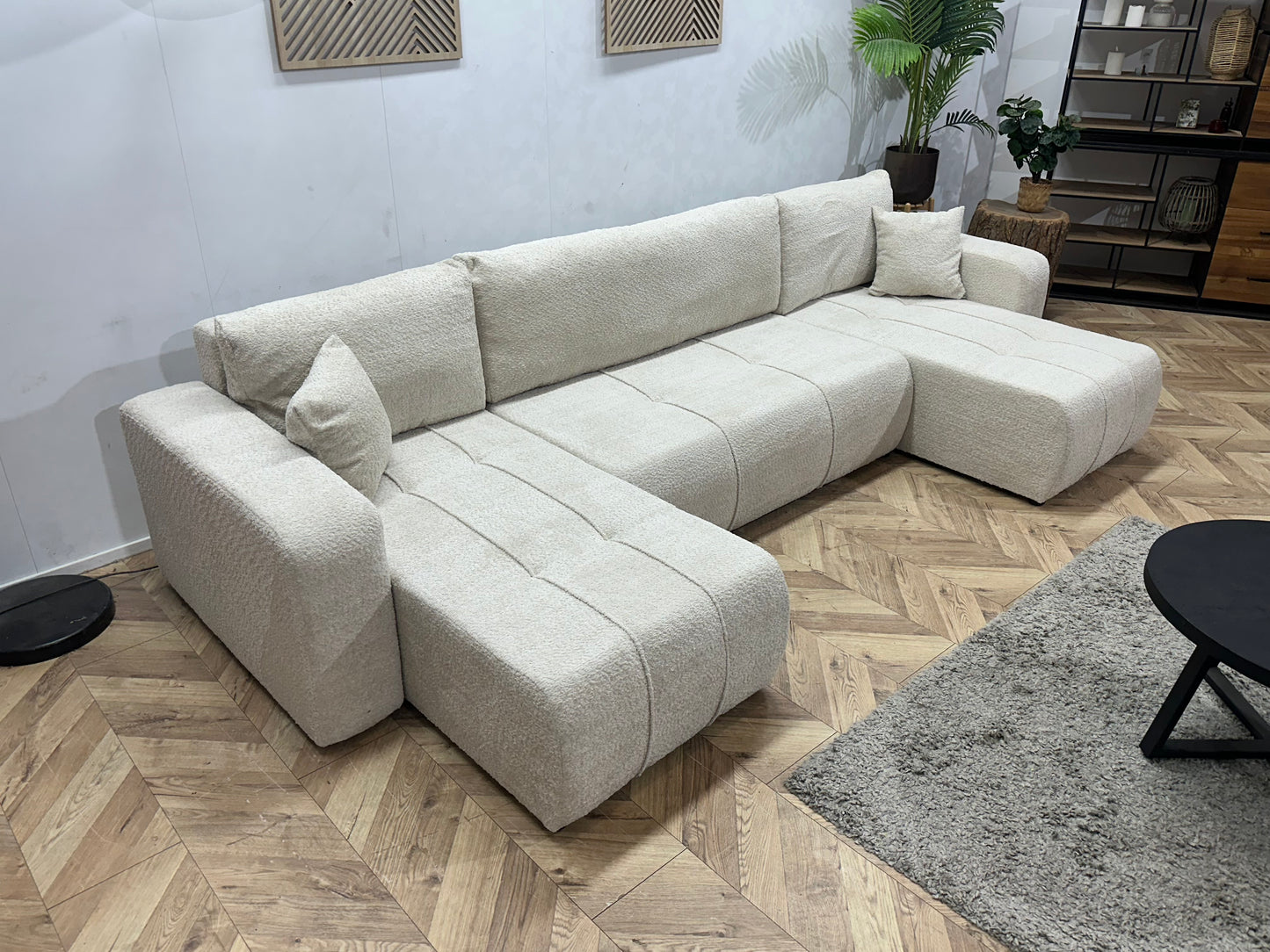 !Showroommodel! Witte Bouclé Stoffen U Bank