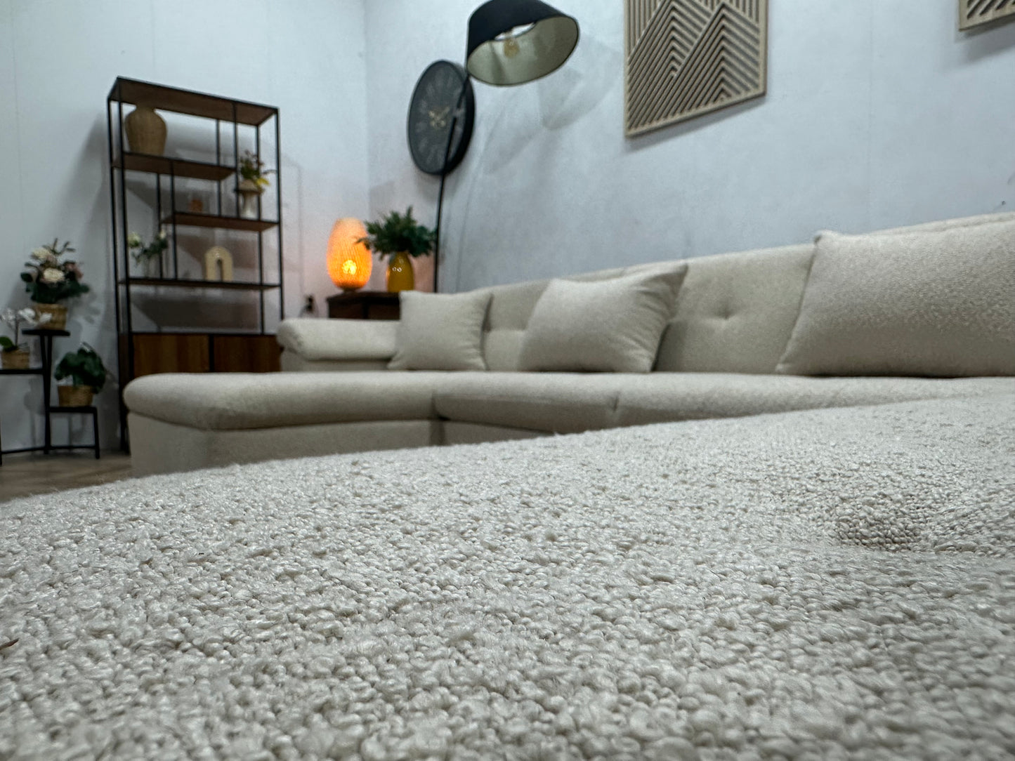 !Showroommodel! Witte Bouclé Stoffen U Bank