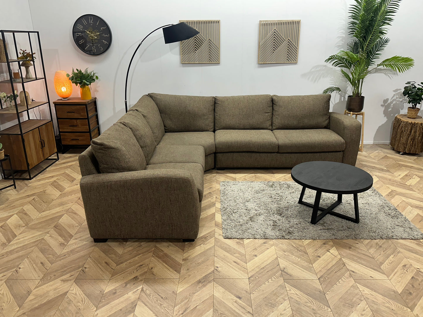 Bruine Hoekbank ~ Losse Rugkussens Met Afneembare Hoezen