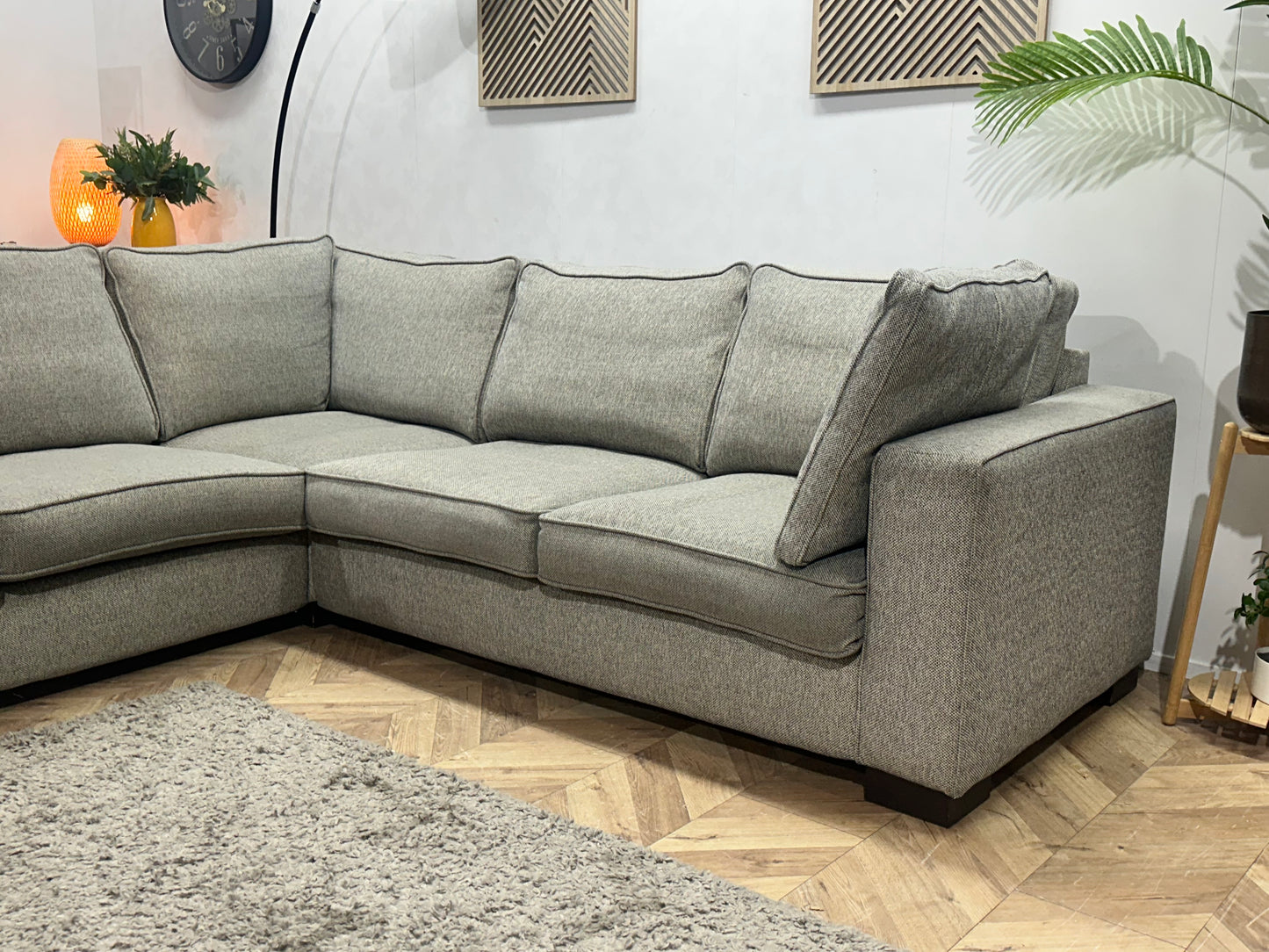 Licht Grijze Hoekbank ~ Losse Kussens Met Afneembare Hoezen