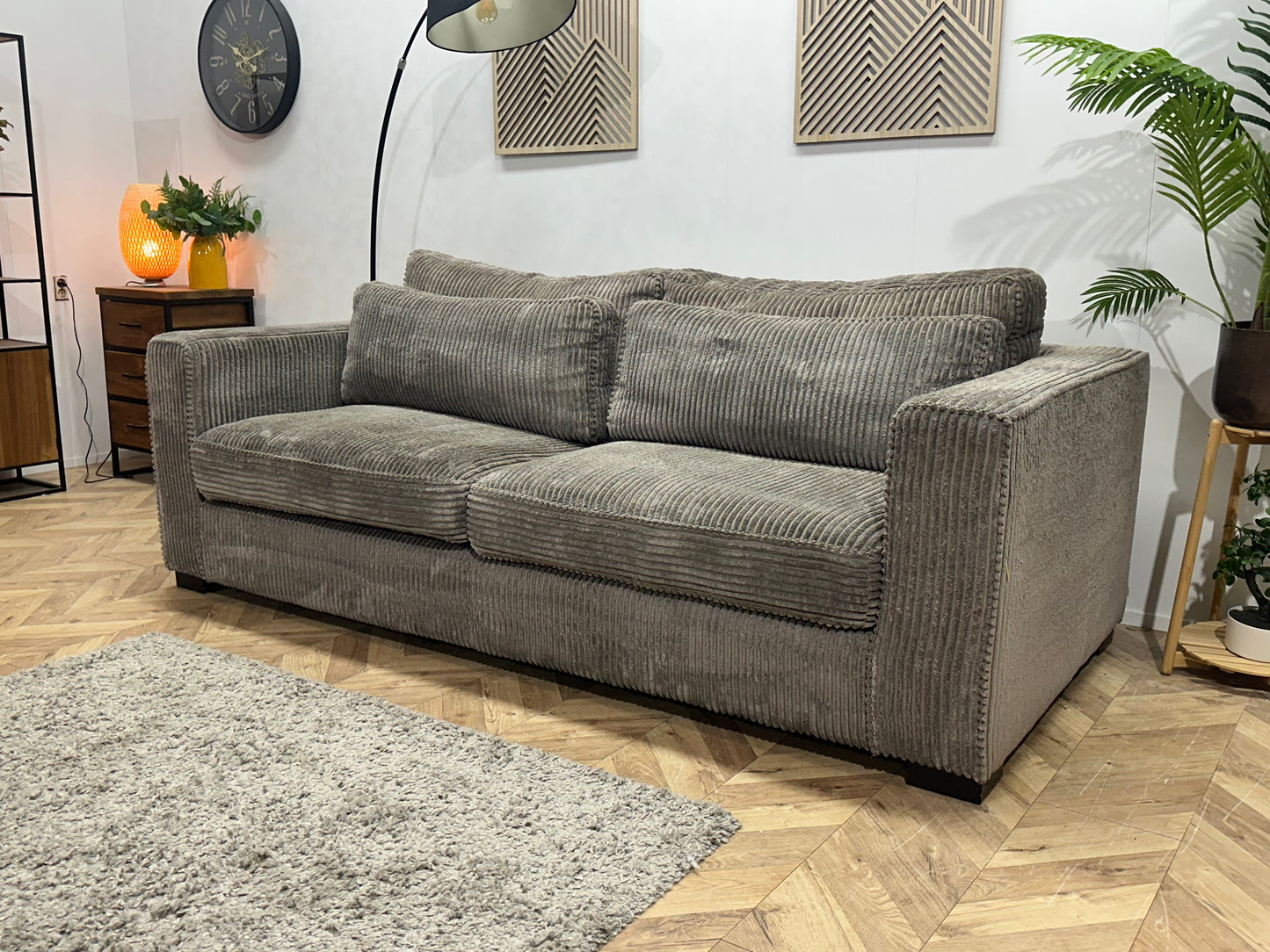 Grijze Ribstof 2.5-Zits Bank ~ Losse Kussens Met Afneembare Hoezen