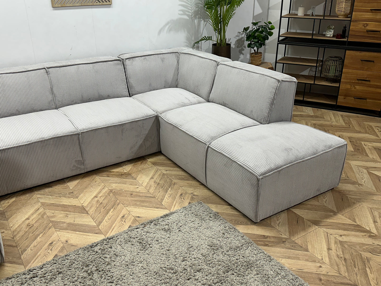!Showroommodel! Licht Grijze Ribstof U Bank