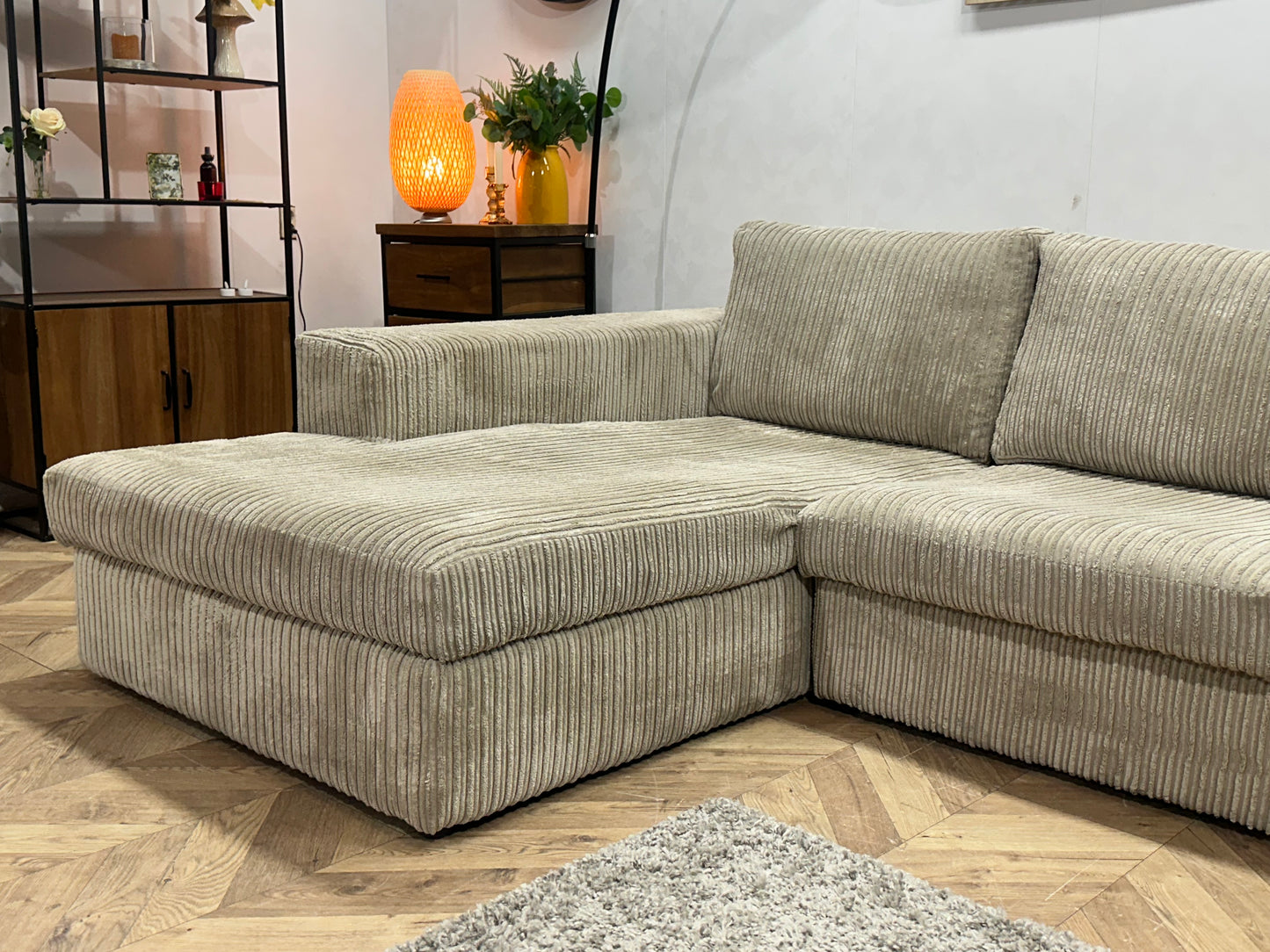 Crème Ribstof Hoekbank ~ Losse Kussens Met Afneembare Hoezen