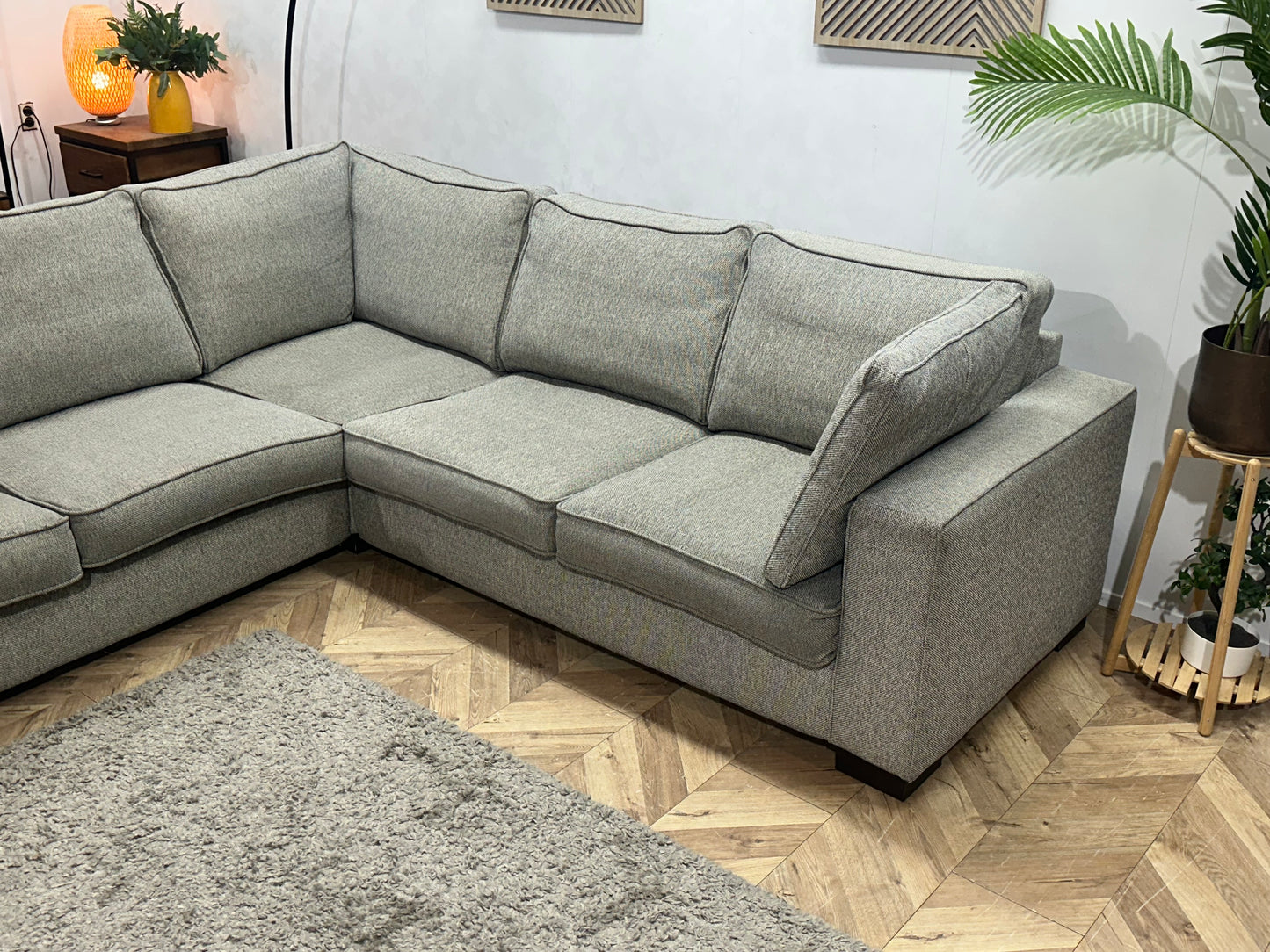 Licht Grijze Hoekbank ~ Losse Kussens Met Afneembare Hoezen