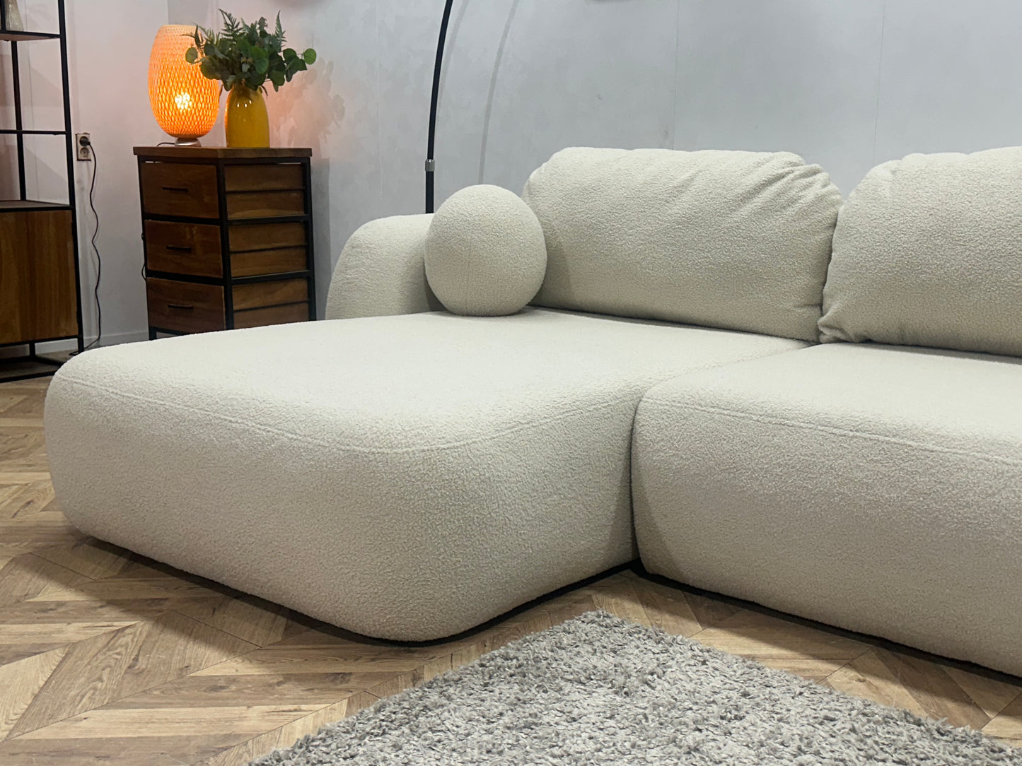 !Showroommodel! Witte Bouclé Stoffen Hoekbank