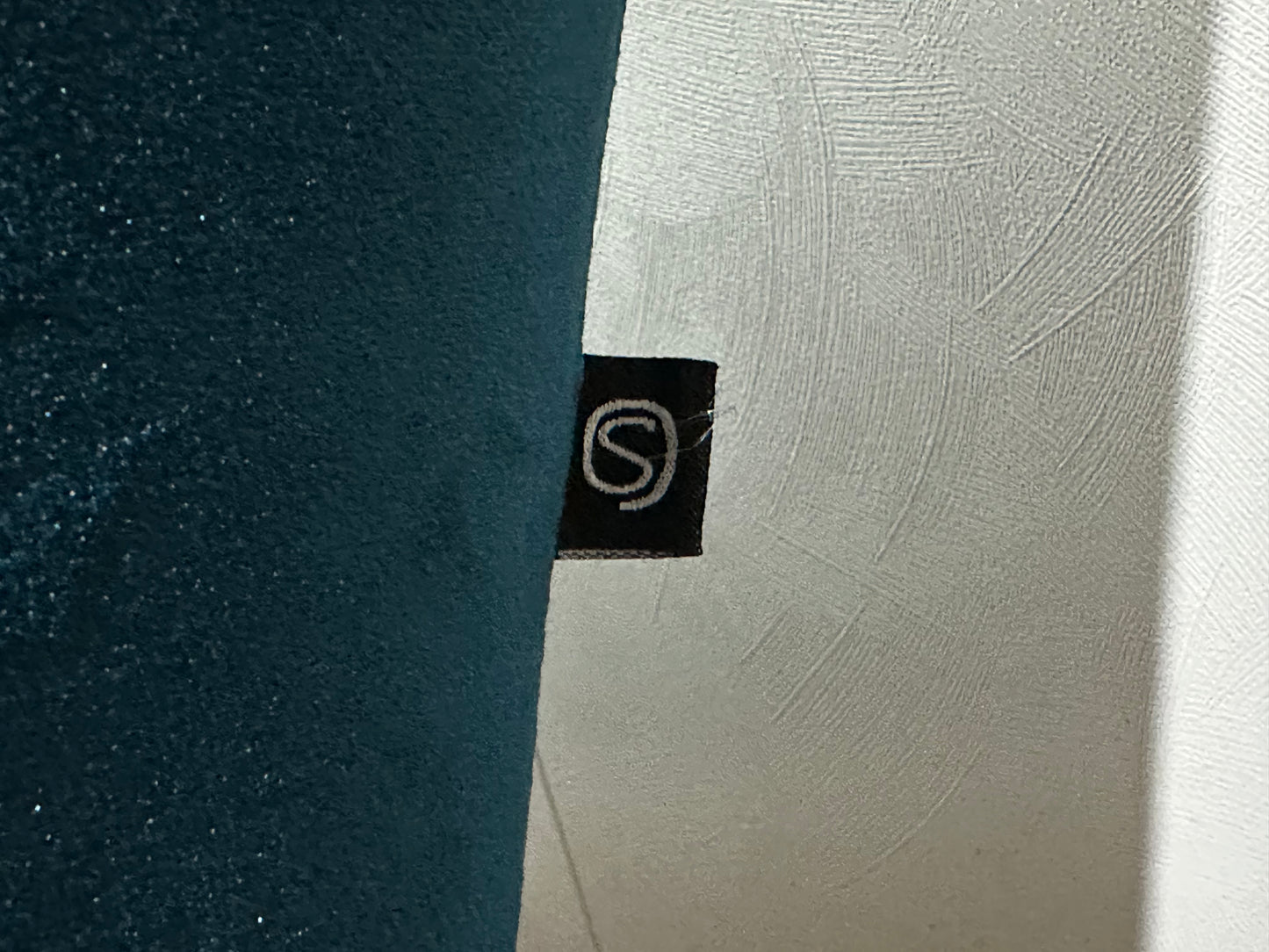 Blauwe Velvet Hoekbank ~ Losse Kussens Met Afneembare Hoezen