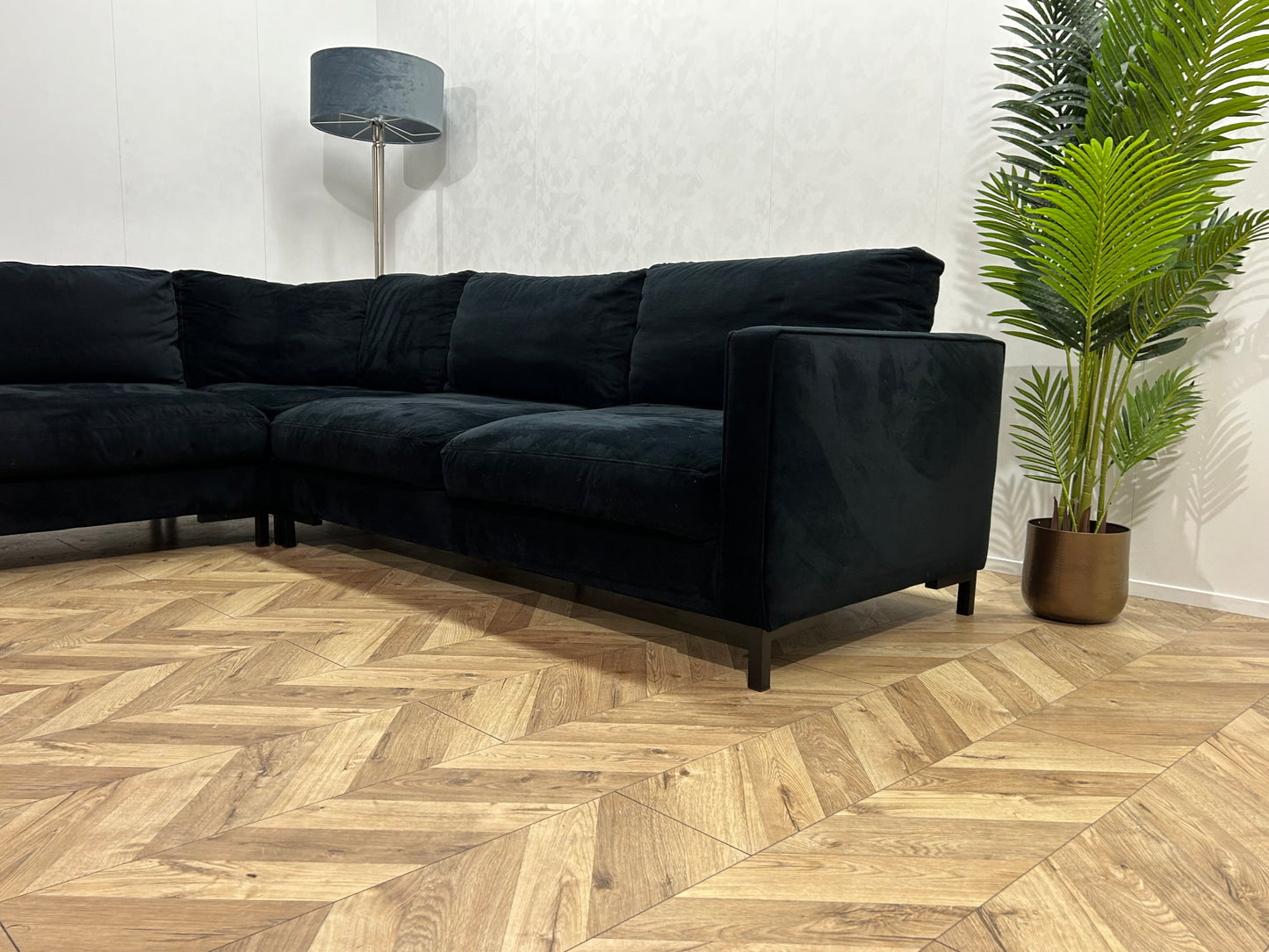 Zwarte Velvet Hoekbank ~ Losse Kussens Met Afneembare Hoezen