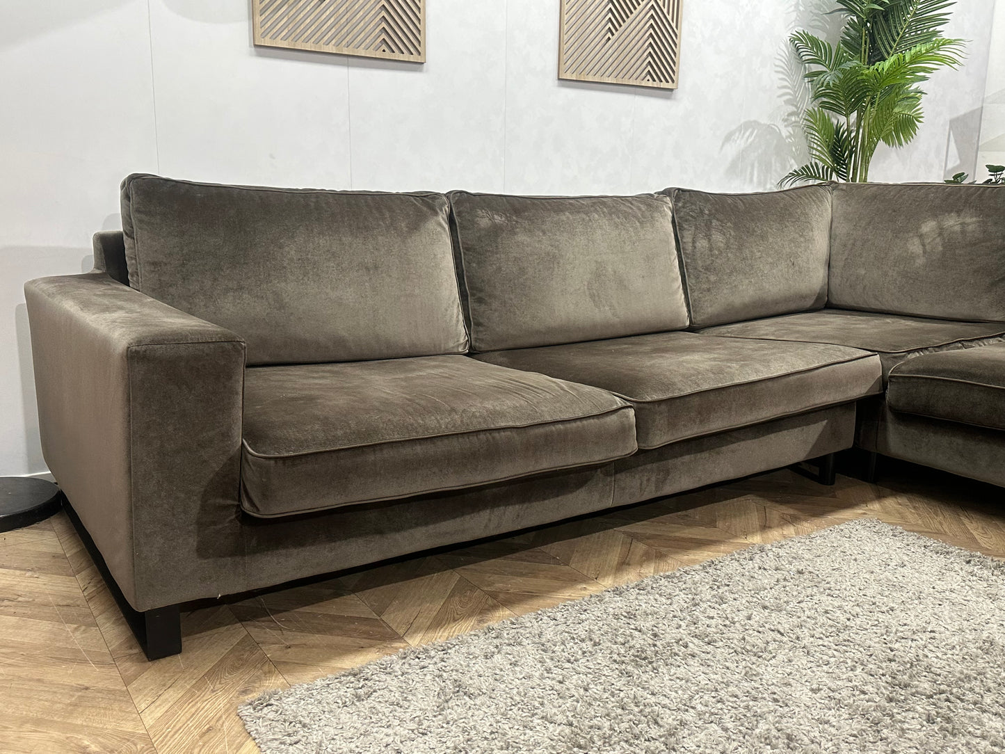 Bruine Velvet Hoekbank ~ Losse Kussens Met Afneembare Hoezen