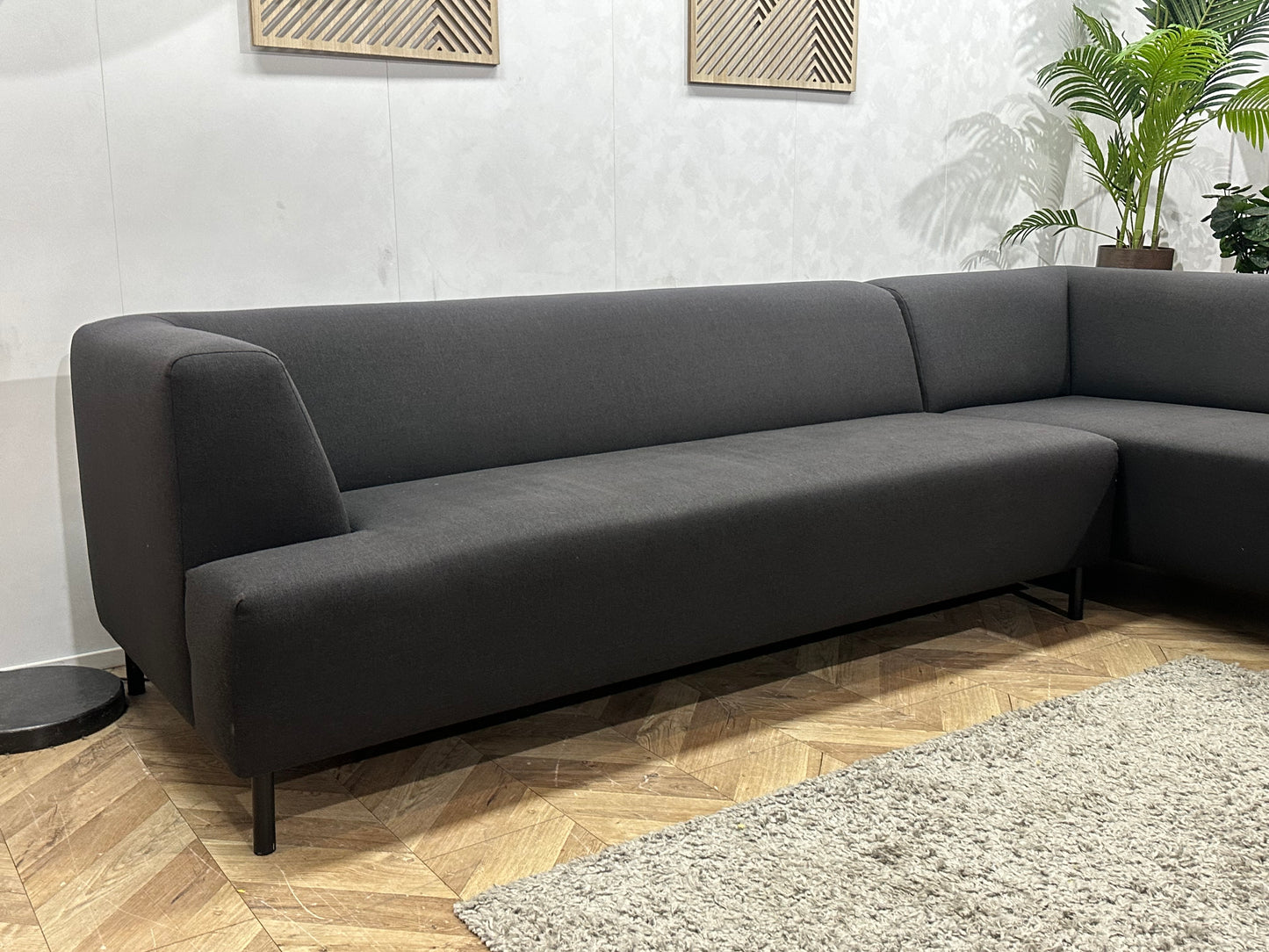 Zwarte Hoekbank ~ Vaste Kussens