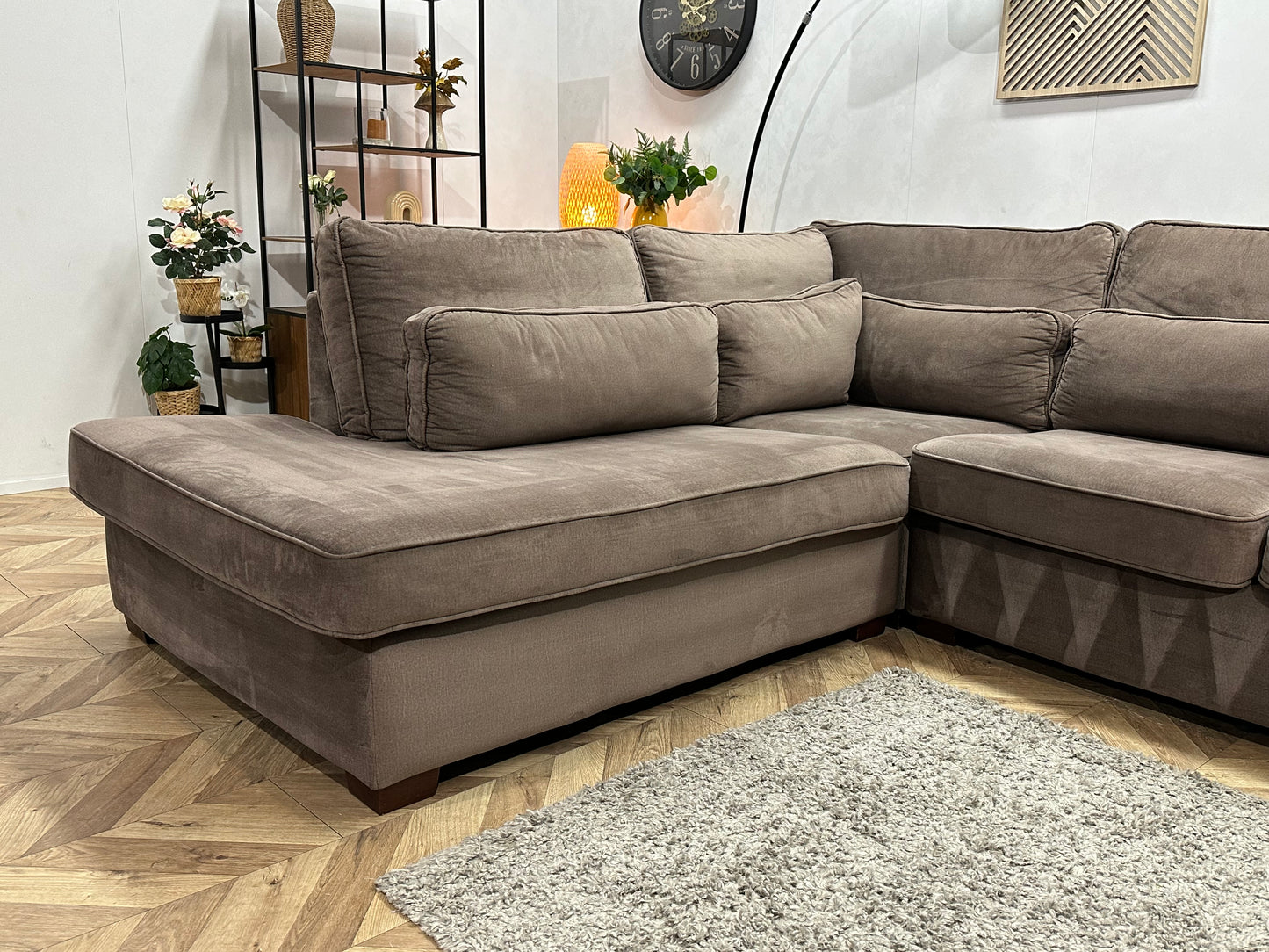 Bruine Velvet Hoekbank ~ Losse Kussens Met Afneembare Hoezen