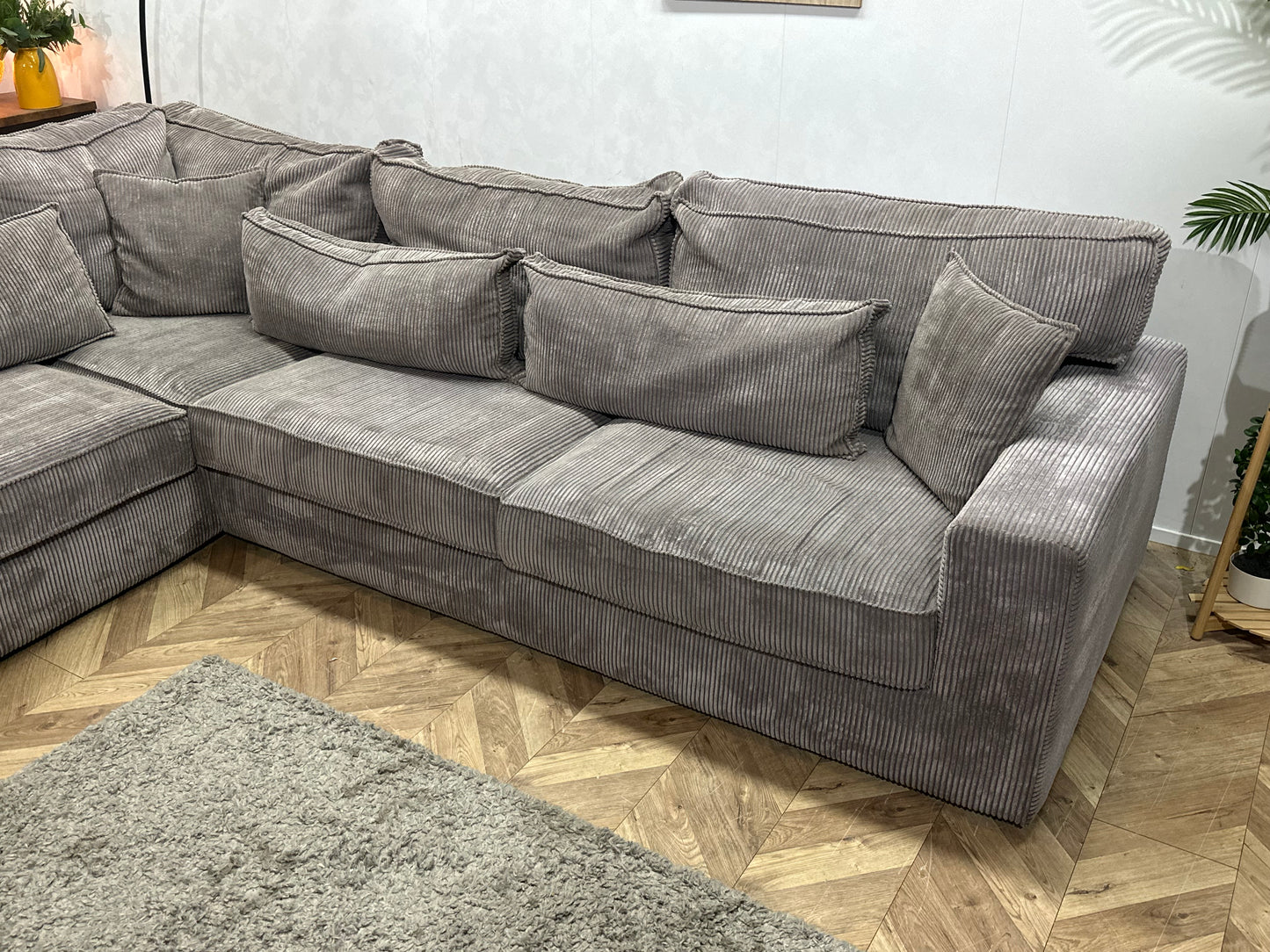 Grijze Ribstof Hoekbank Inc Hocker ~ Losse Kussens Met Afneembare Hoezen