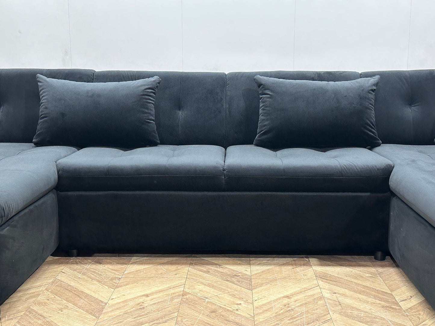 !Showroommodel! Zwarte Velvet U Bank