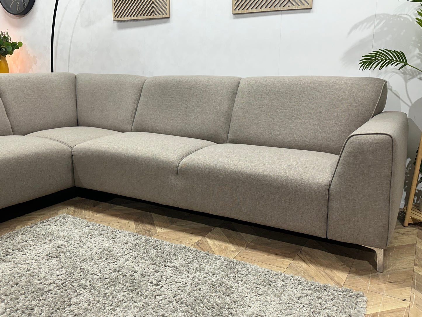 Beige Hoekbank ~ Vaste Kussens