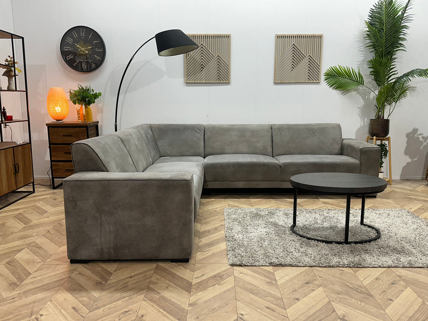 Grijze Suède Stoffen Hoekbank ~ Vaste Kussens