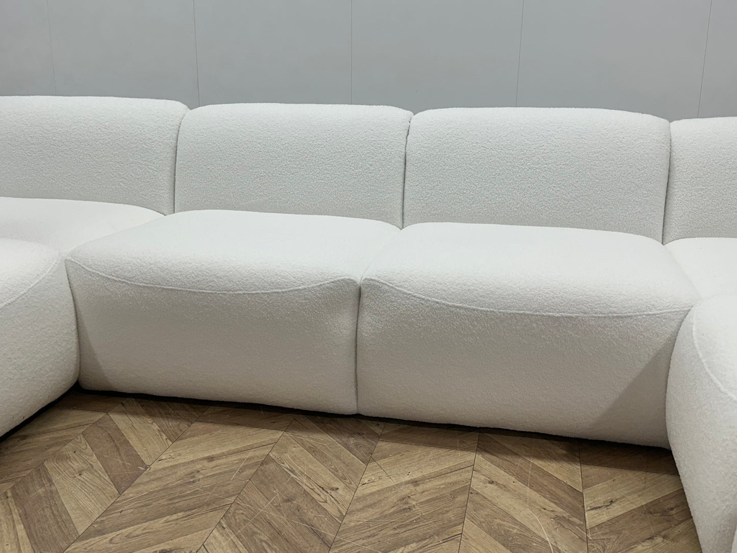 !Showroommodel! Witte Bouclé U Bank