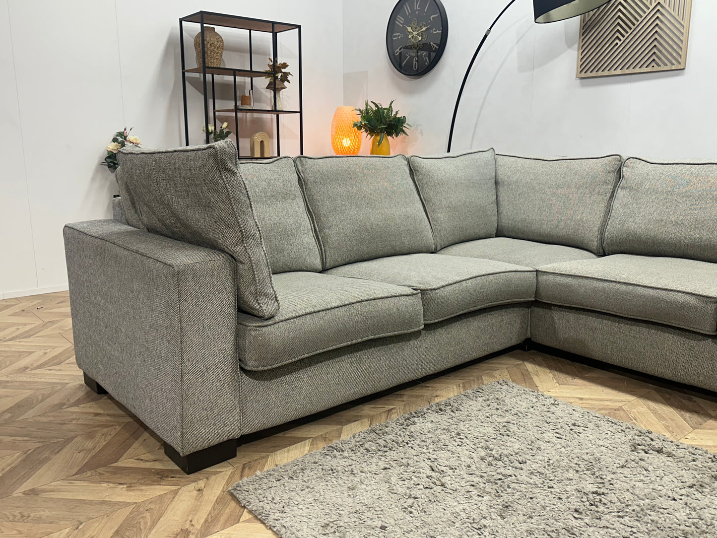 Licht Grijze Hoekbank ~ Losse Kussens Met Afneembare Hoezen