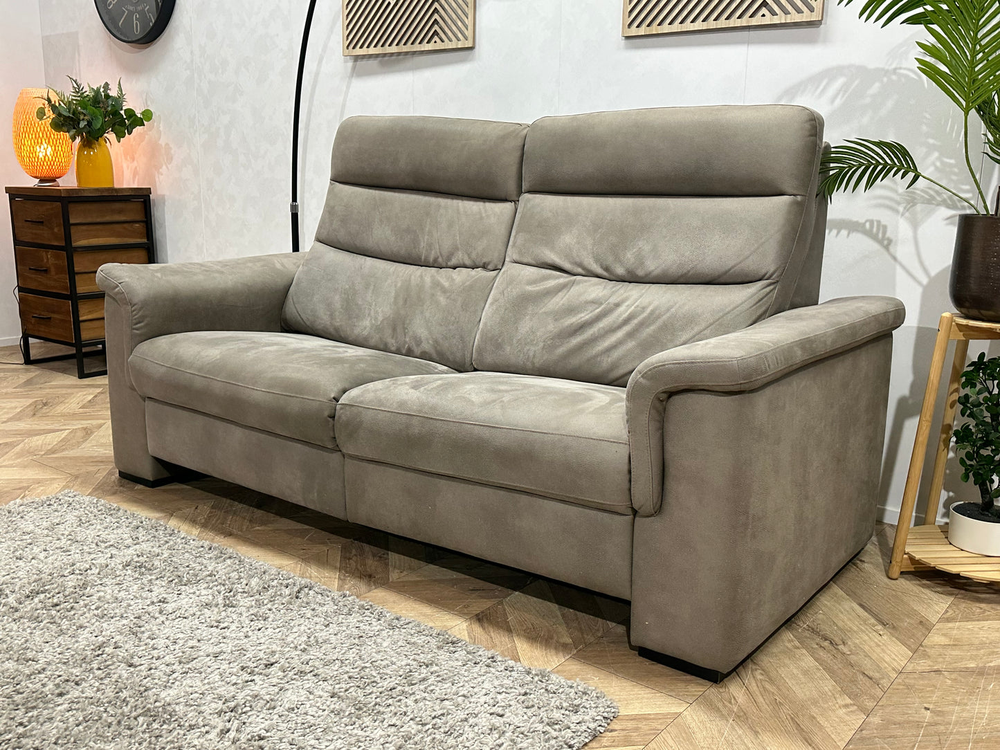 Grijze Suède Stoffen 2.5-Zits Bank ~ Vaste Kussens