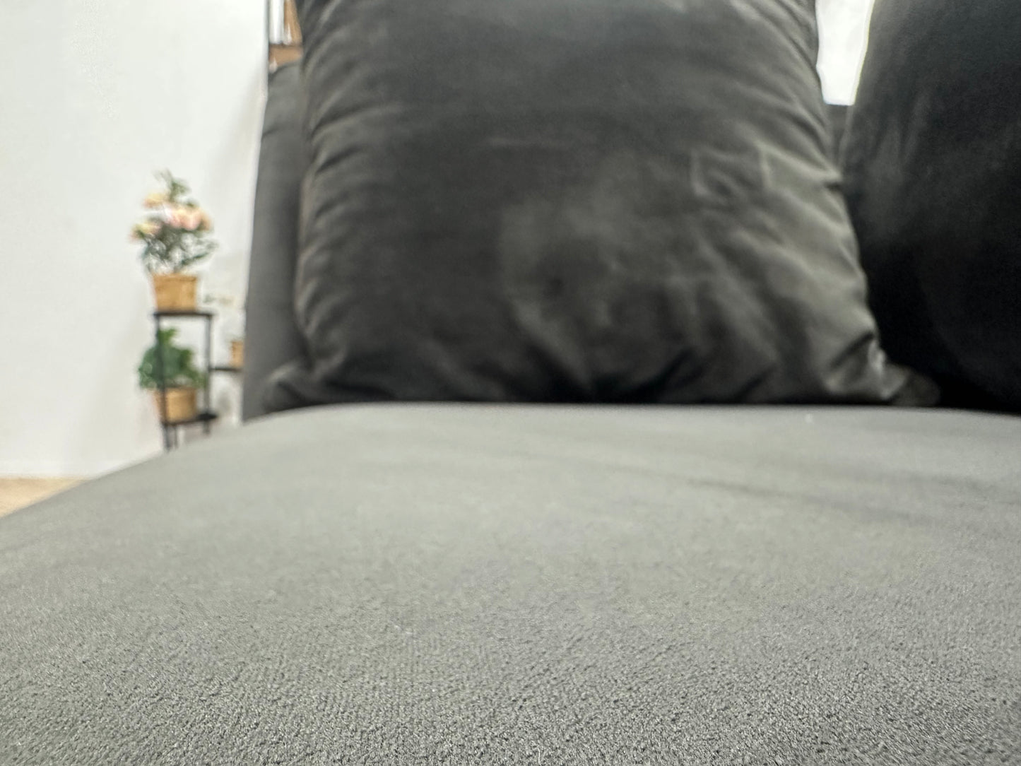 Antraciet Velvet Ruime 2.5-Zits Bank ~ Losse Kussens Met Afneembare Hoezen