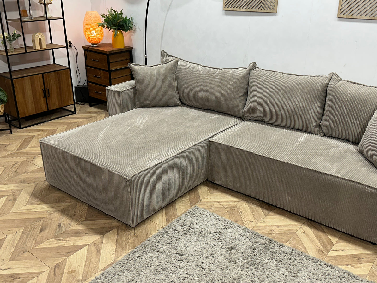 !Showroommodel! Licht Bruine Ribstof Hoekbank