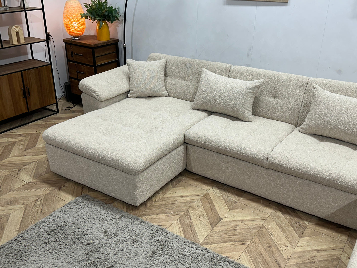 !Showroommodel! Witte Bouclé Stoffen U Bank