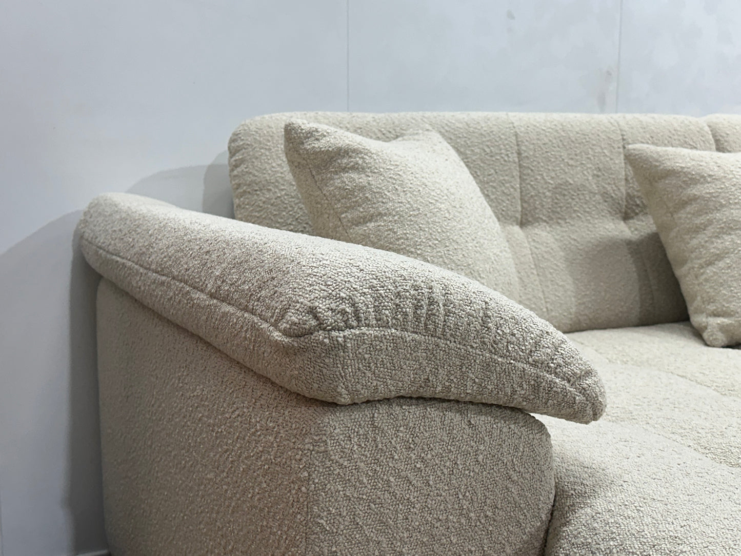 !Showroommodel! Witte Bouclé U Bank