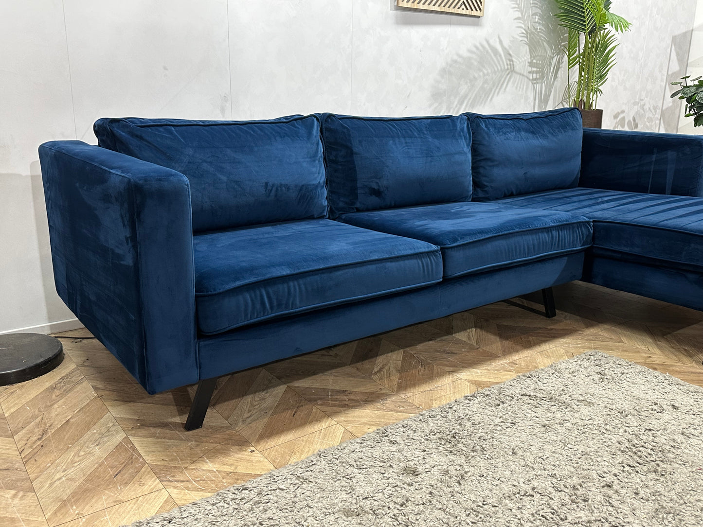 Blauwe Velvet Hoekbank ~ Losse Kussens Met Afneembare Hoezen