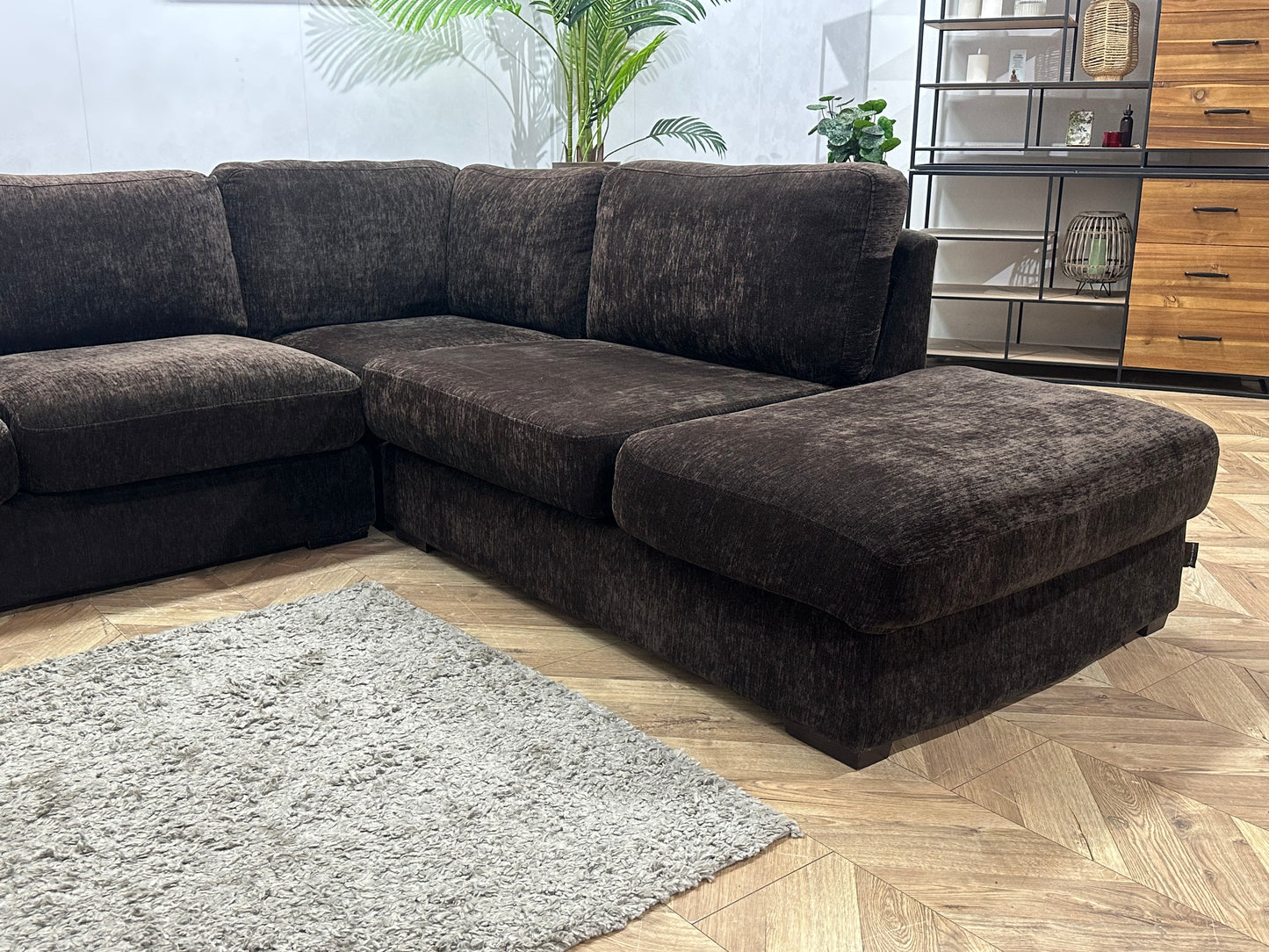 H&H Bruine Velvet Hoekbank ~ Losse Kussens Met Afneembare Hoezen