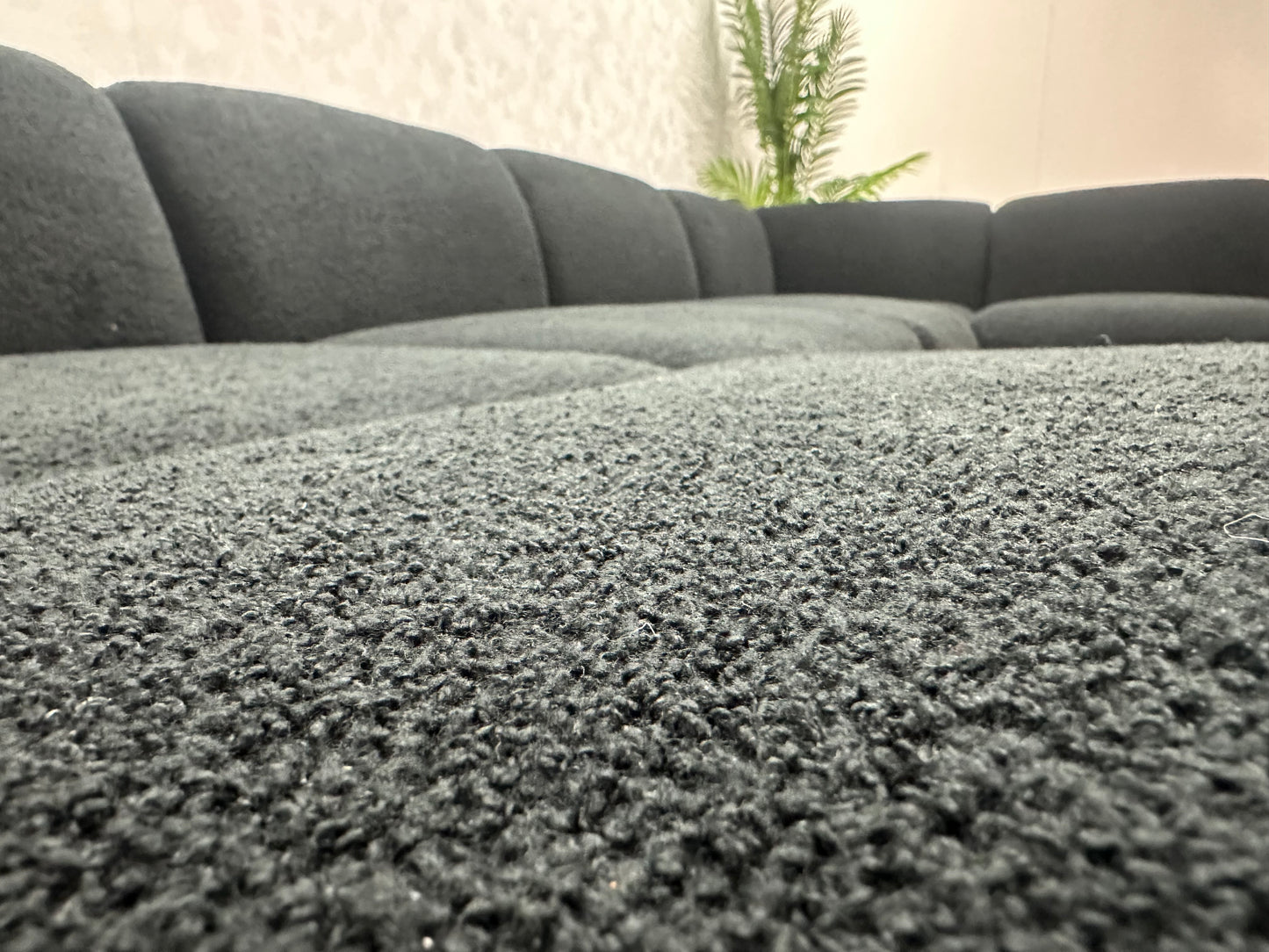 !Showroommodel! Zwarte Bouclé Stoffen U Bank