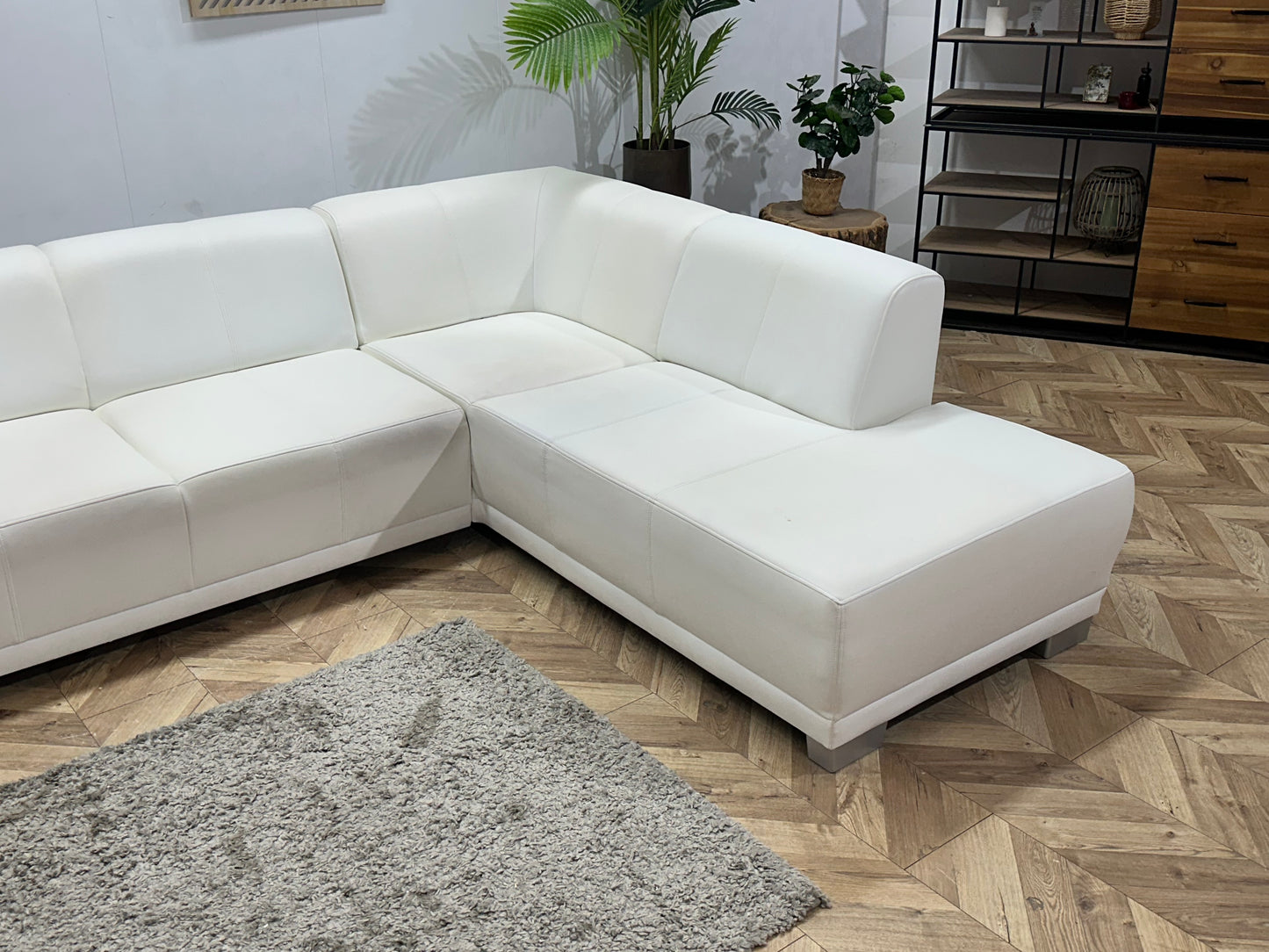 Witte Leather Look Hoekbank ~ Vaste Kussens