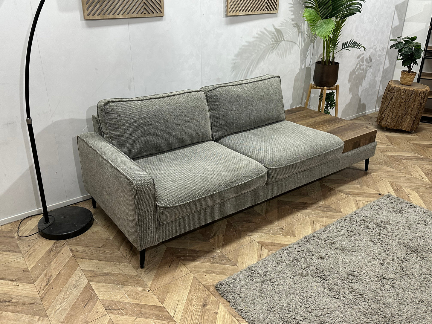 Grijze 2.5-Zits Bank Inc Tafel ~ Losse Kussens Met Afneembare Hoezen