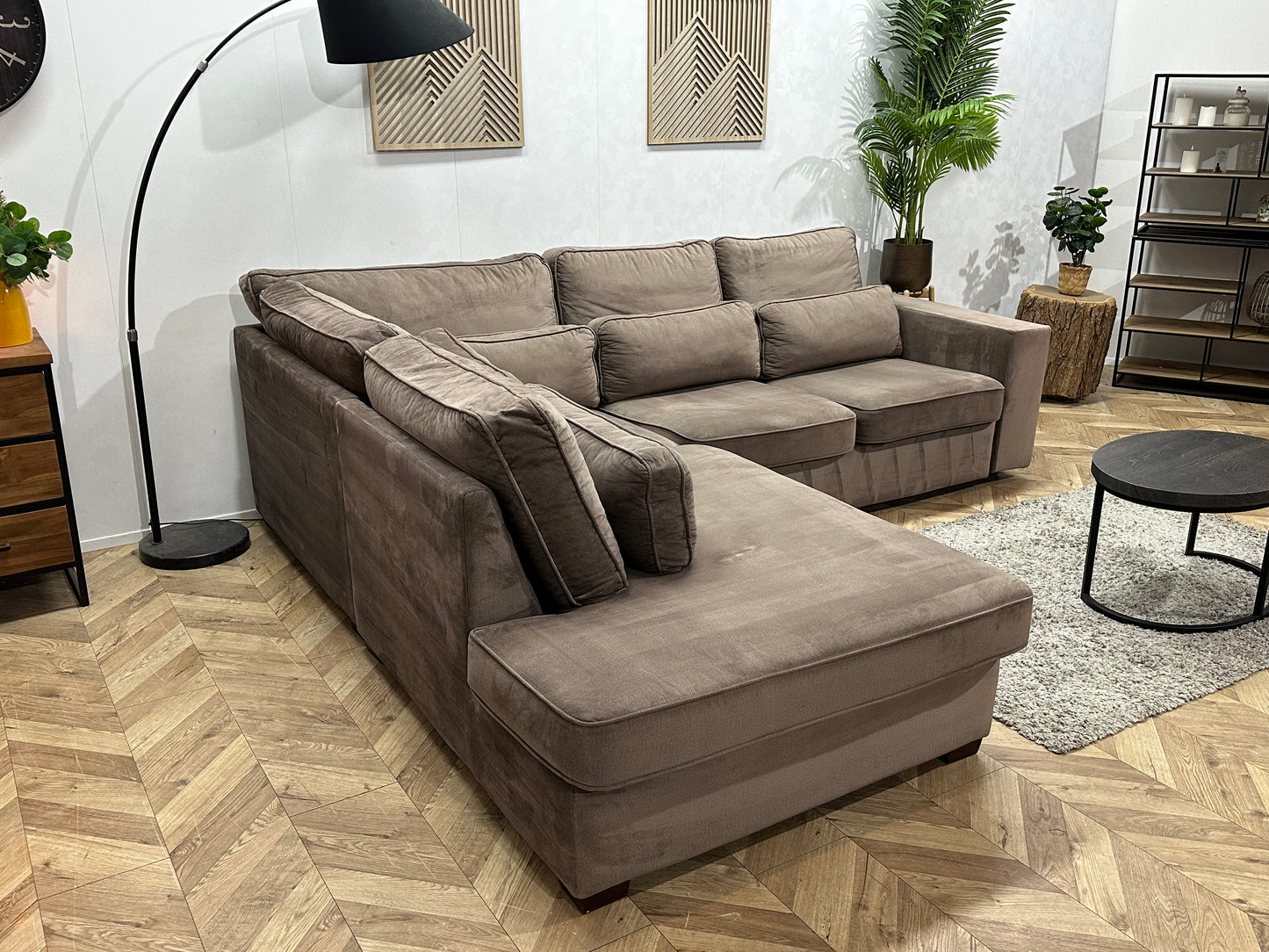 Bruine Velvet Hoekbank ~ Losse Kussens Met Afneembare Hoezen