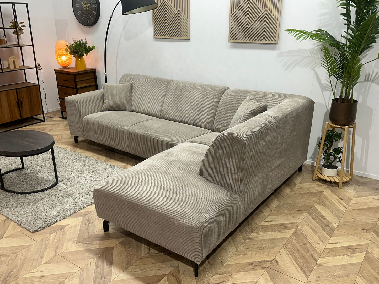 !Showroommodel! Licht Bruine Ribstof Hoekbank