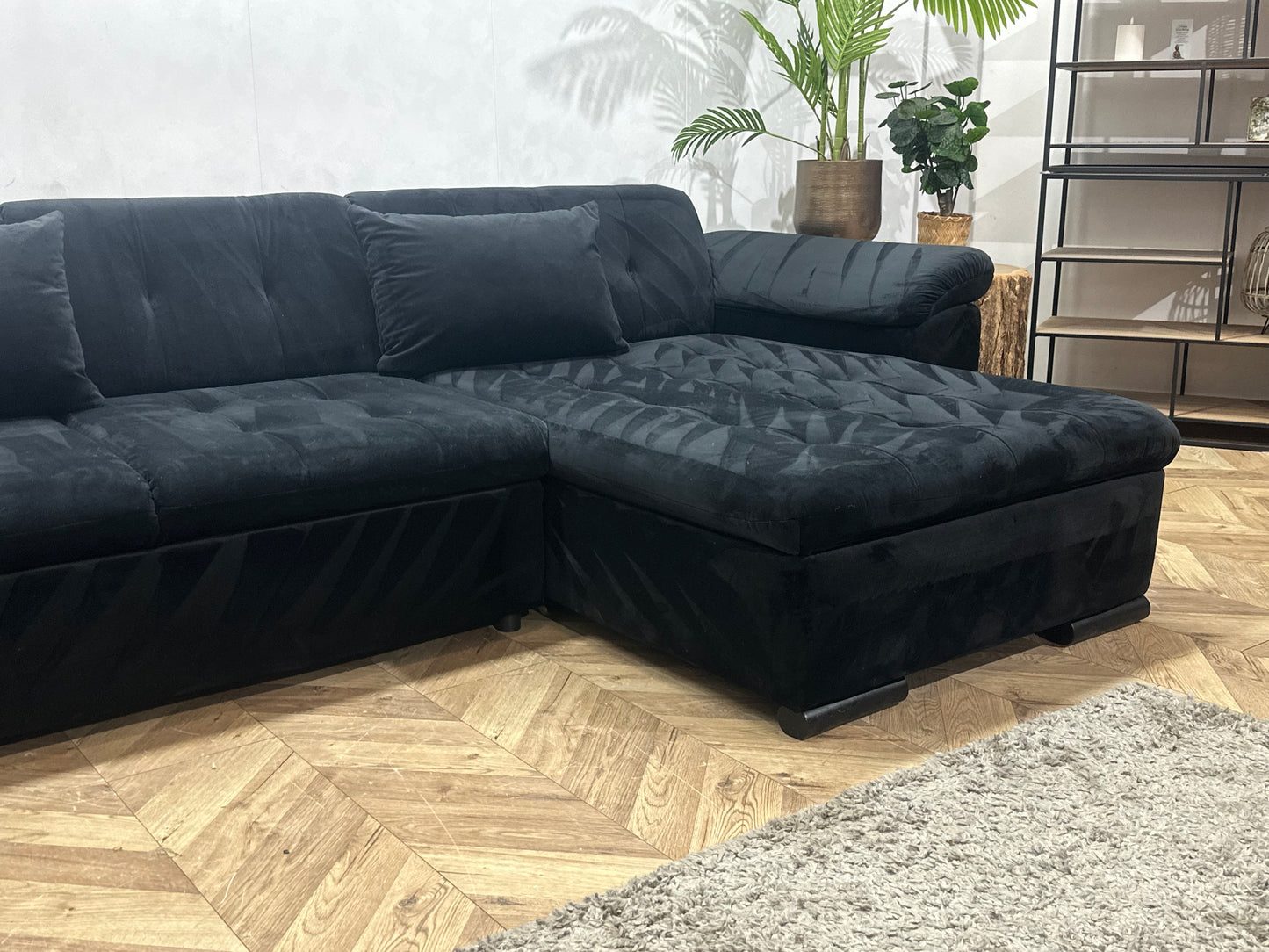 !Showroommodel! Zwarte Velvet U Bank