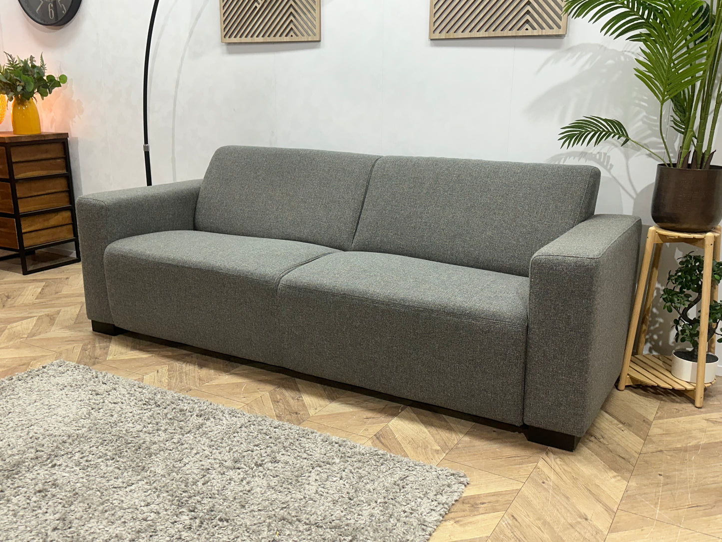 Grijze 2.5-Zits Bank ~ Vaste Kussens