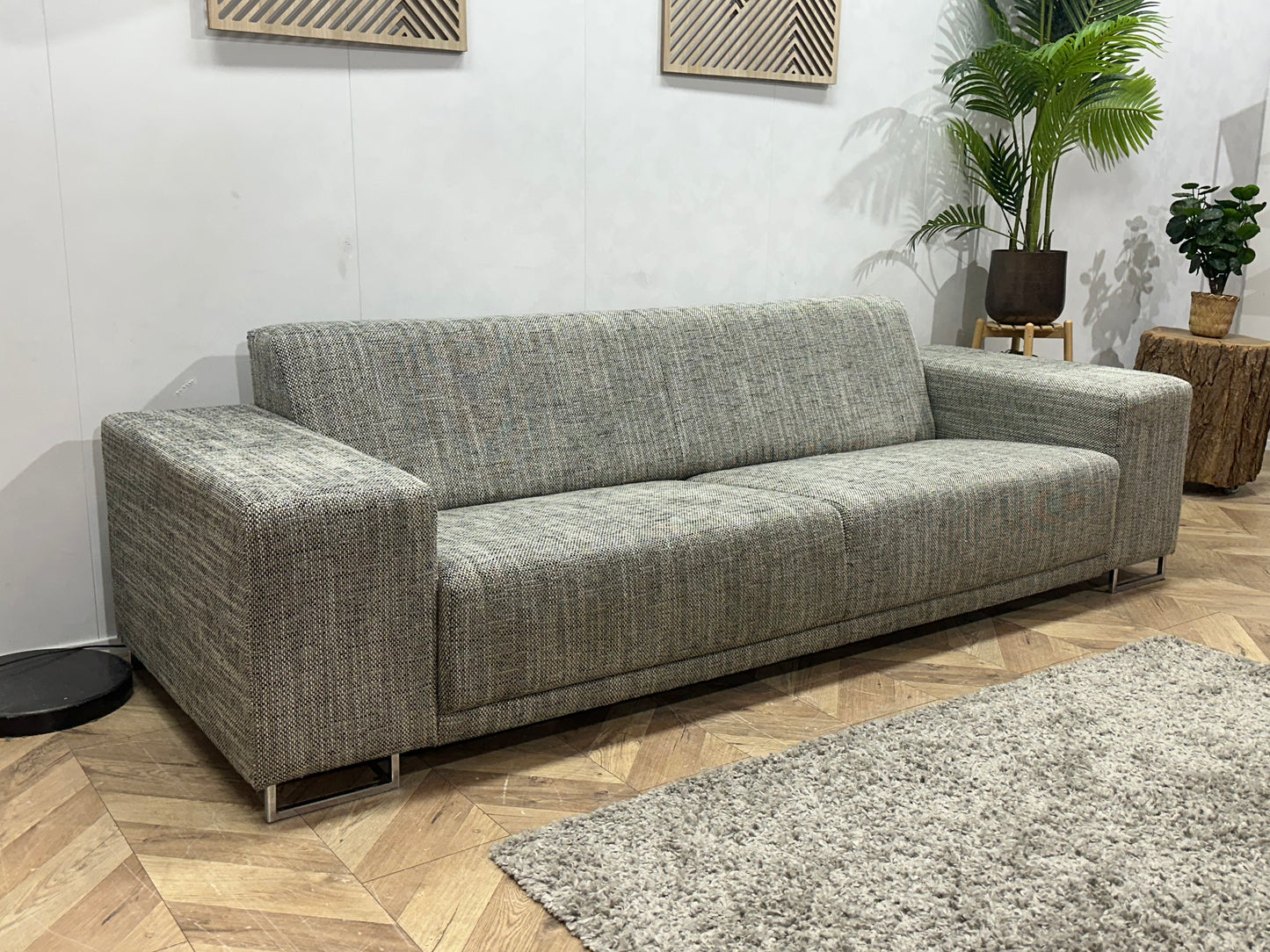 Grijze Rechte Bank ~ Vaste Kussens