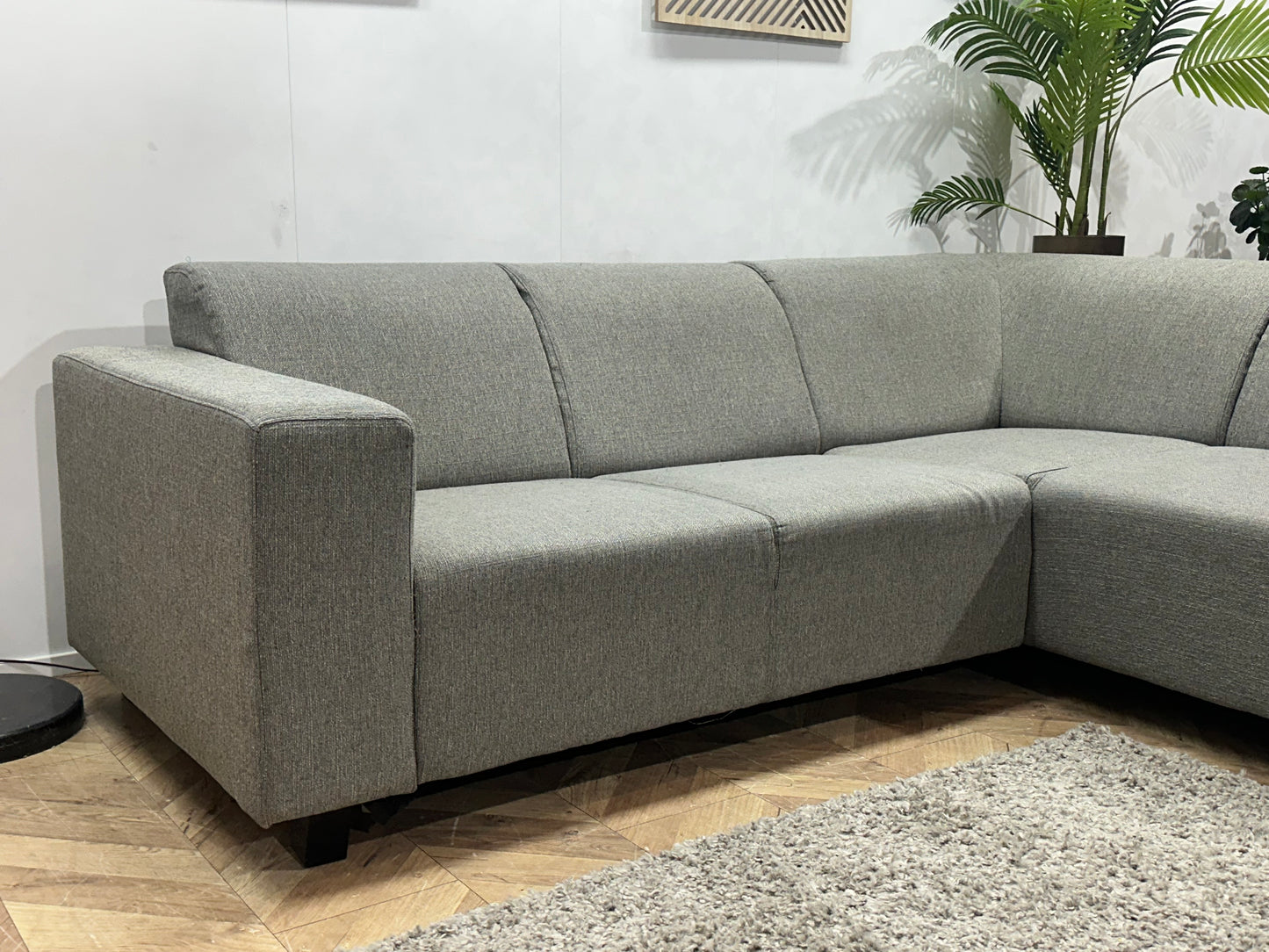 Licht Grijze Hoekbank ~ Vaste Kussens