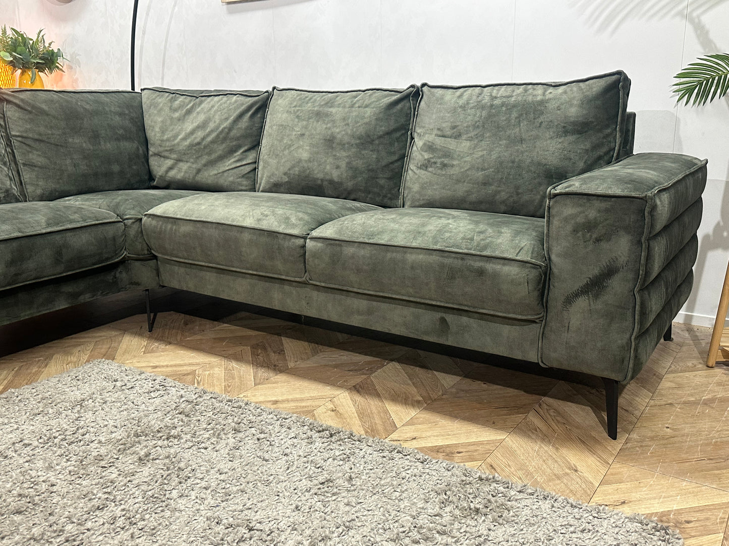 Groene Velvet Hoekbank ~ Losse Rugkussens Met Afneembare Hoezen