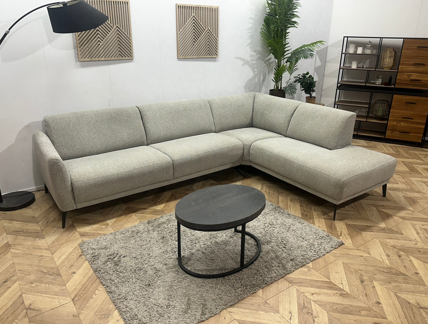 Licht Grijze Bouclé Stoffen Hoekbank ~ Vaste Kussens